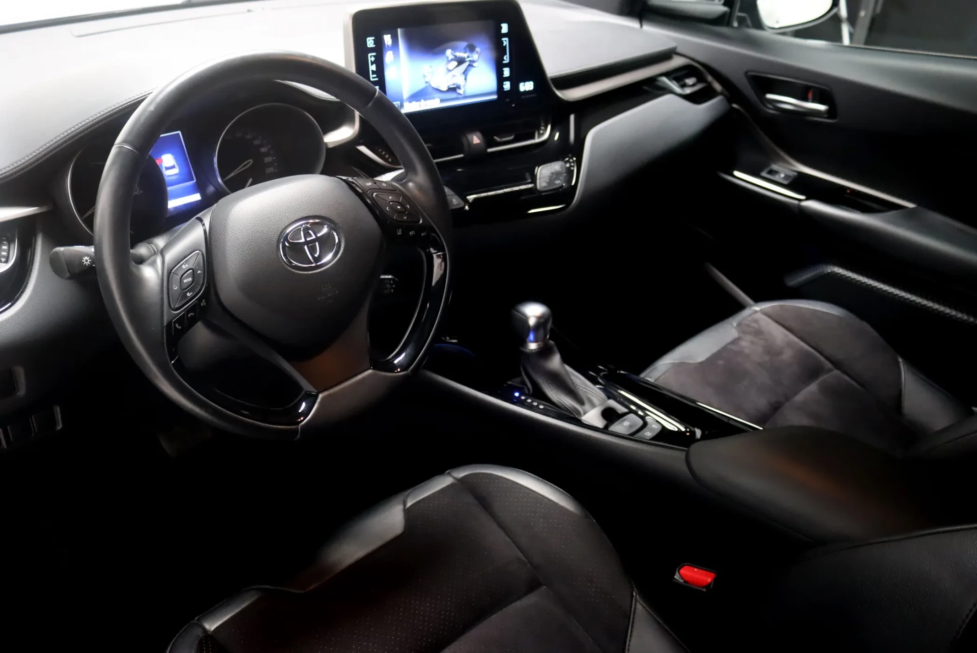 Toyota C-HR 1.8 Hybrid Exclusive 17