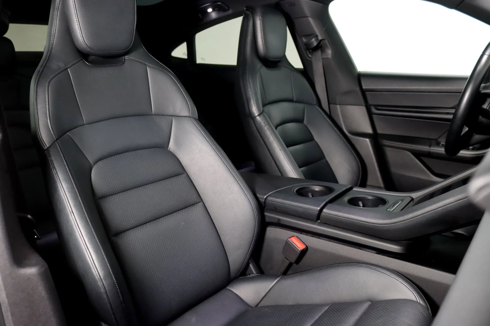 Porsche Taycan 4S 9
