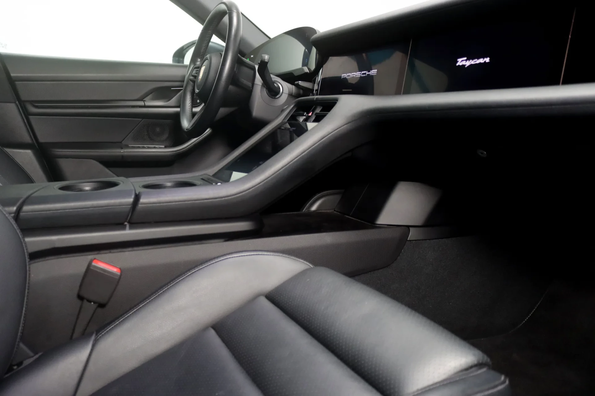 Porsche Taycan 4S 10