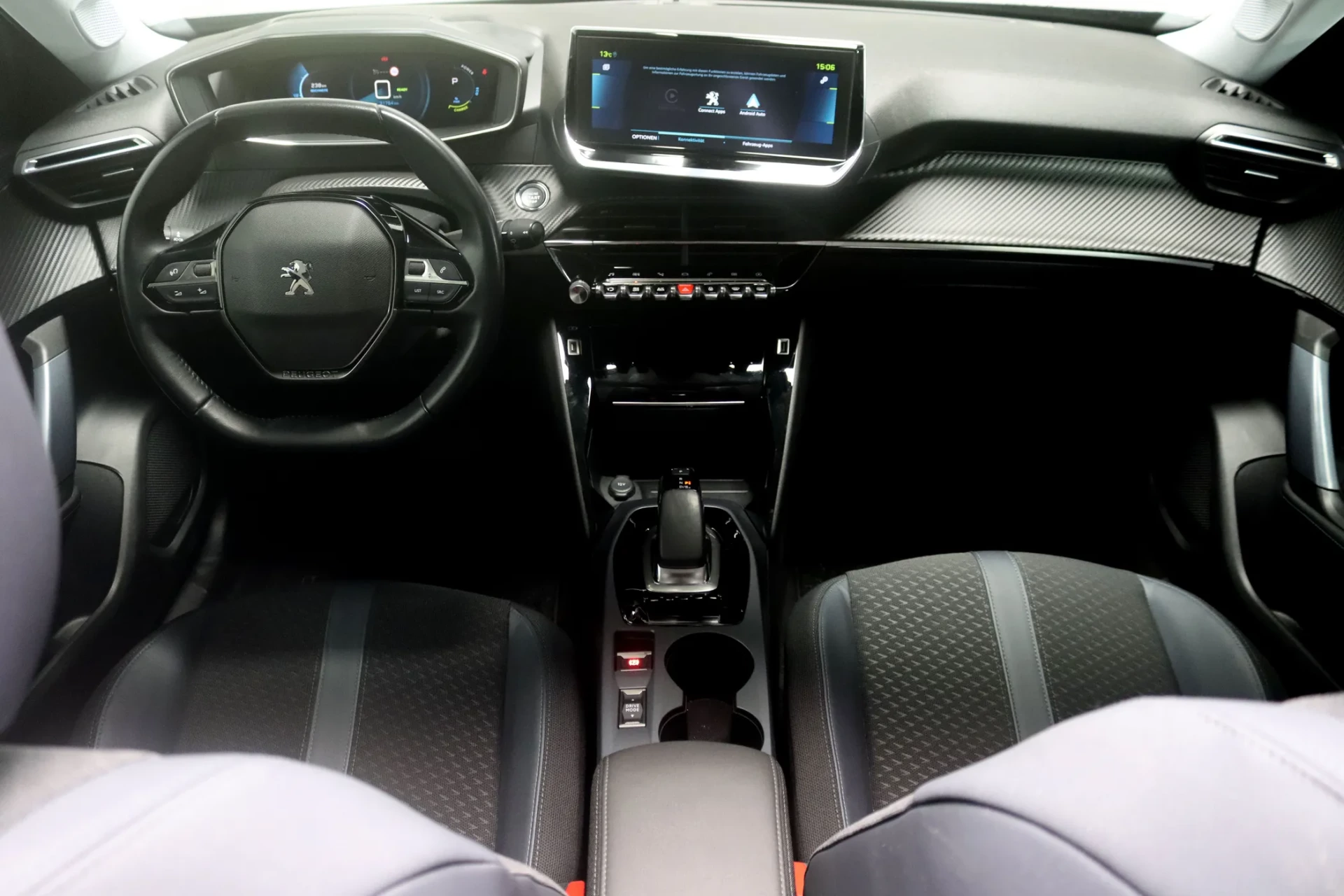 Peugeot e-2008 Allure 14