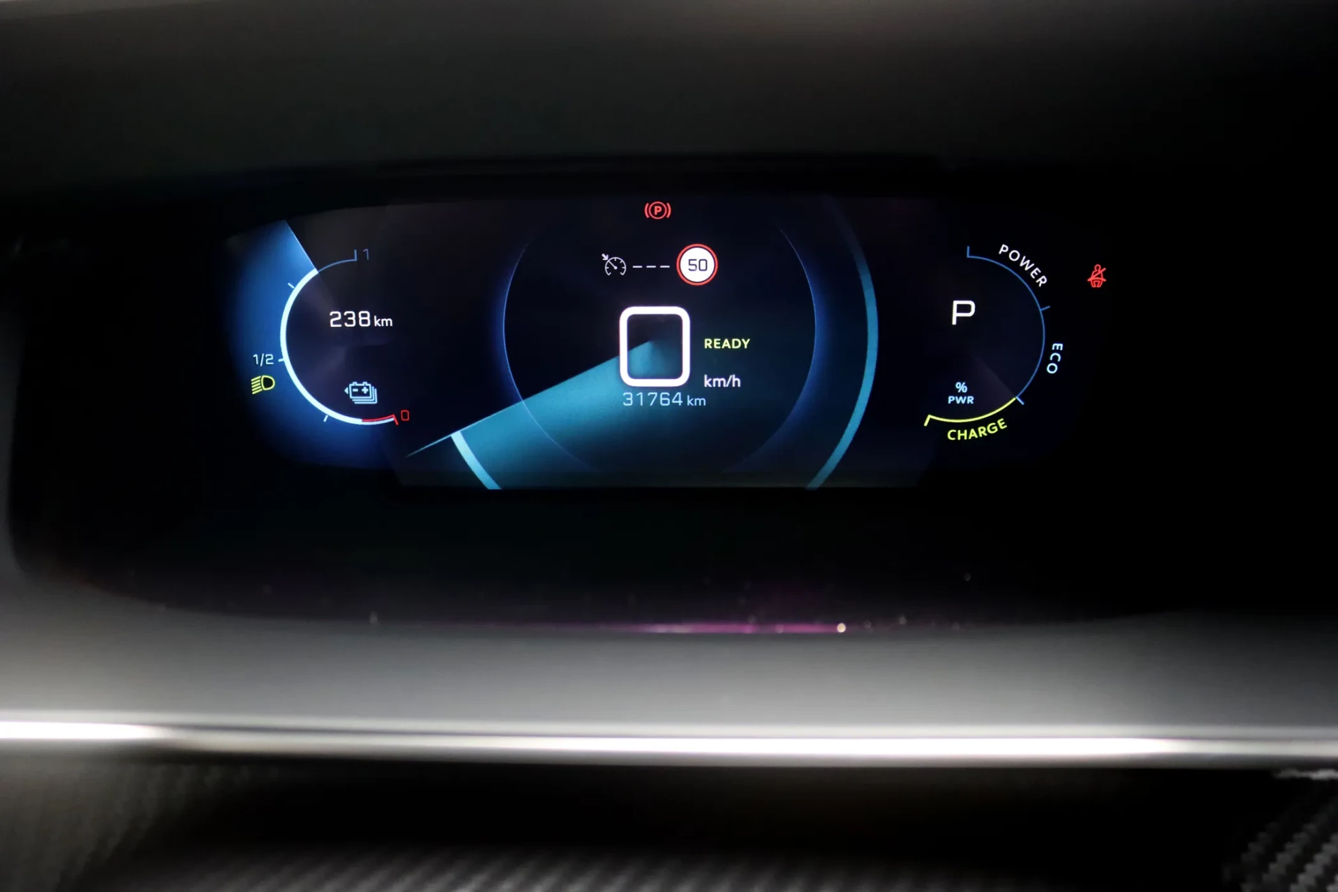 Peugeot e-2008 Allure 16