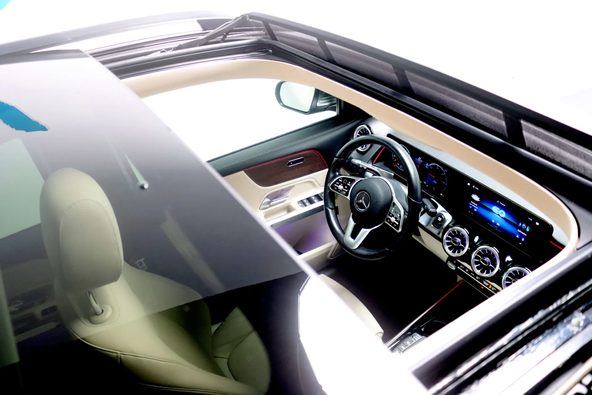 Mercedes-Benz EQB 300 4Matic 22
