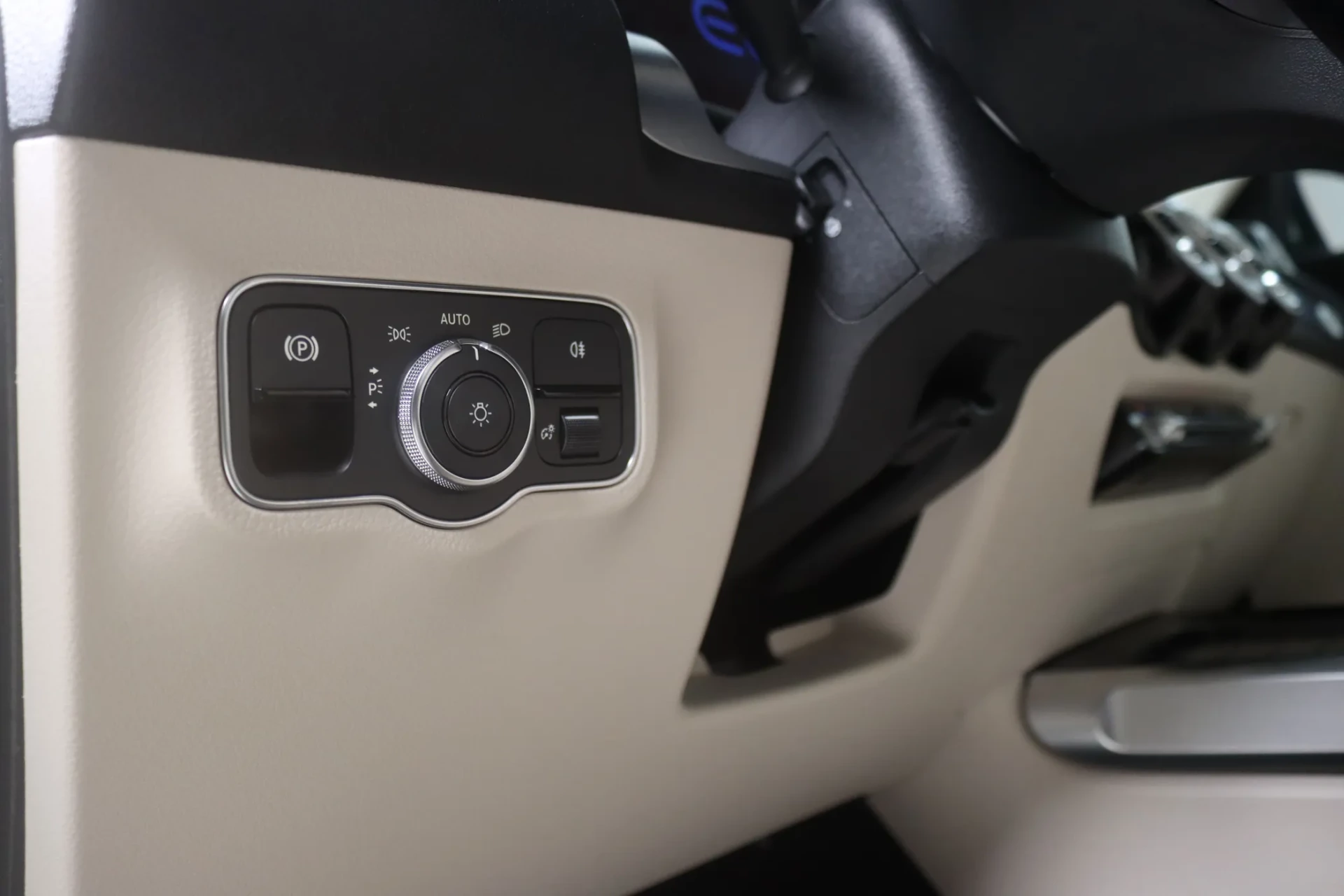 Mercedes-Benz EQB 300 4Matic 26