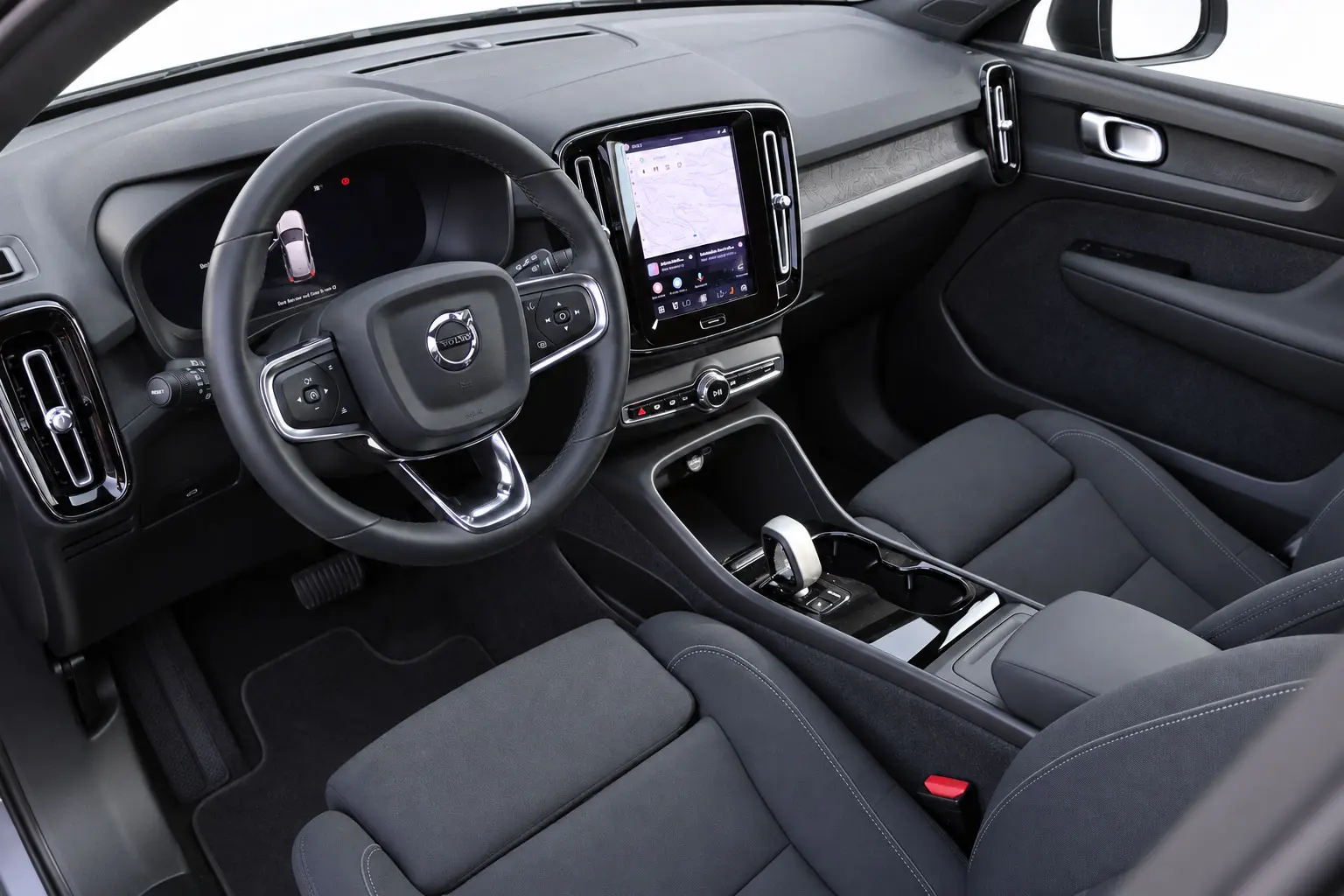 Volvo XC 40 Recharge Core 8