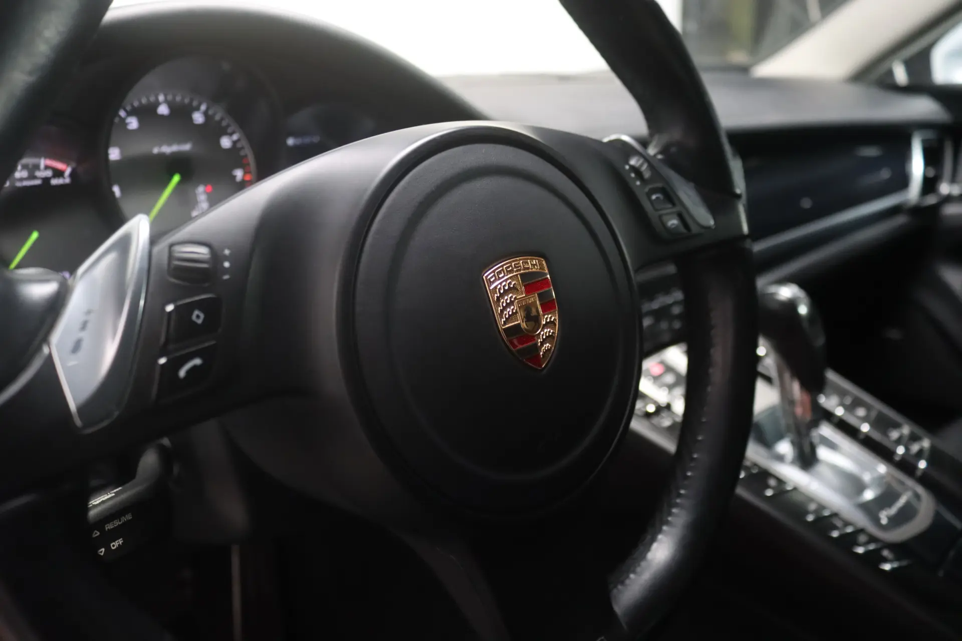 Porsche Panamera S Hybrid 24