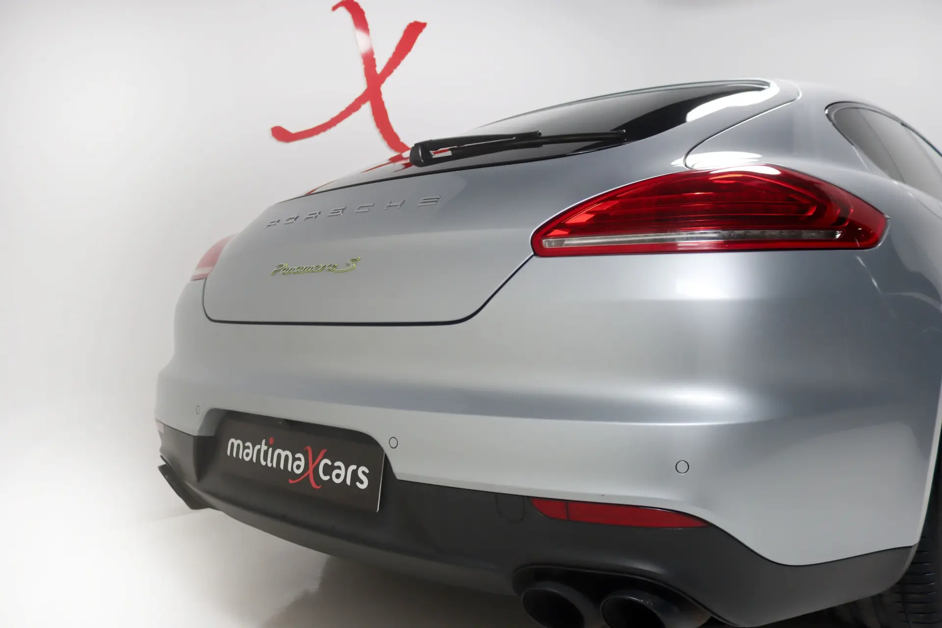 Porsche Panamera S Hybrid 12