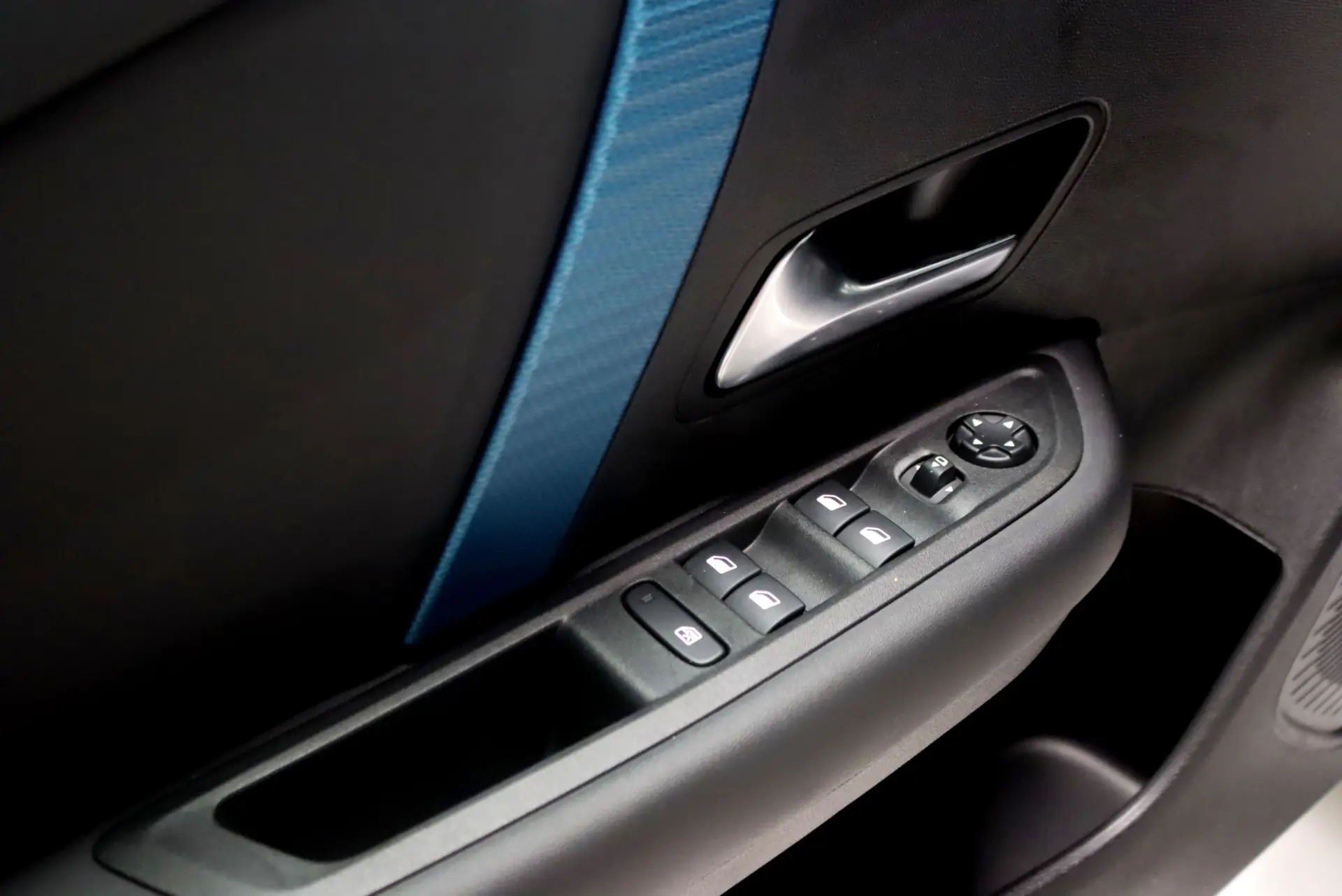Citroen e-C4 X 50 kWh Shine 24