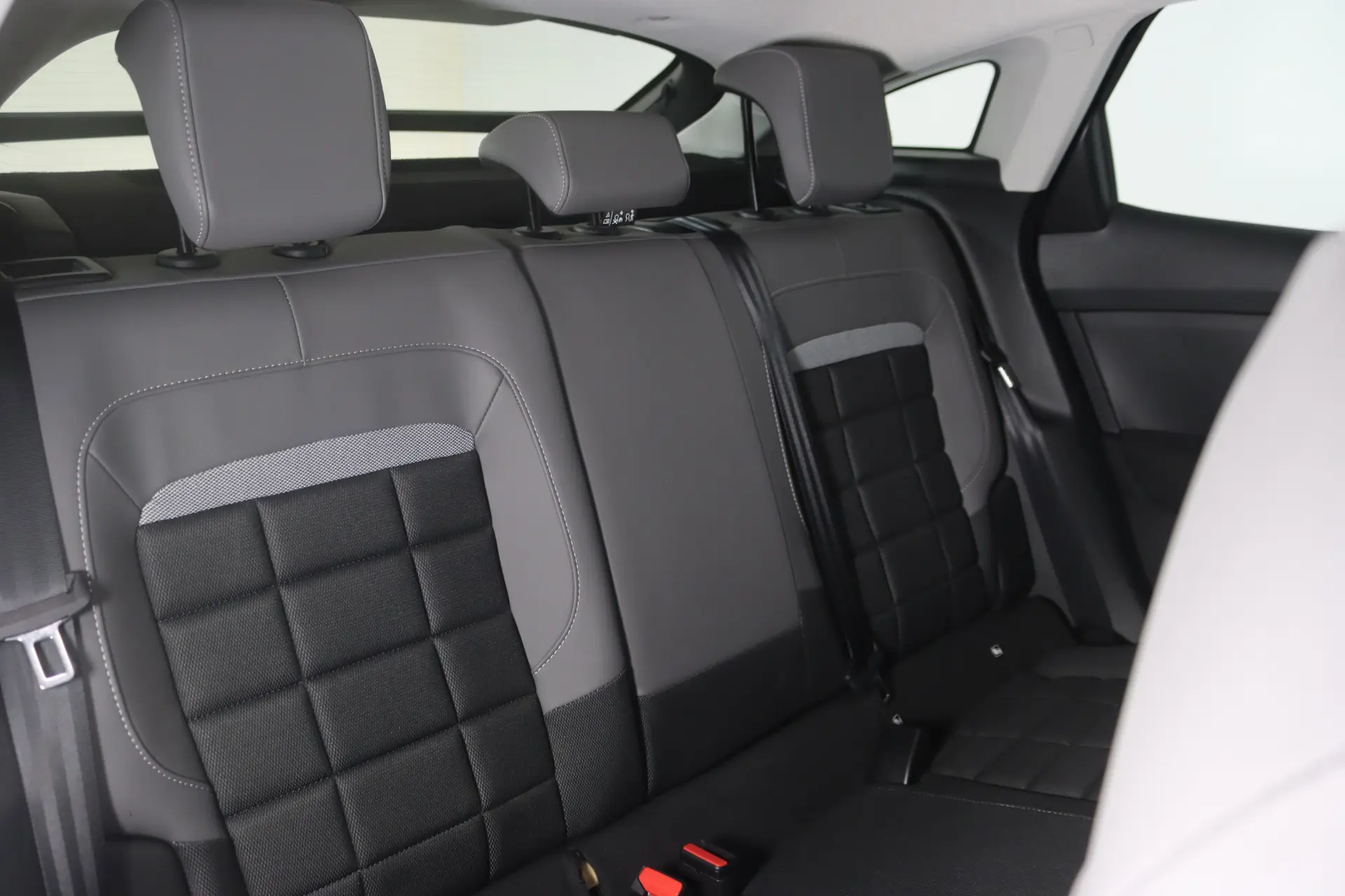 Citroen e-C4 50 kWh Plus 16