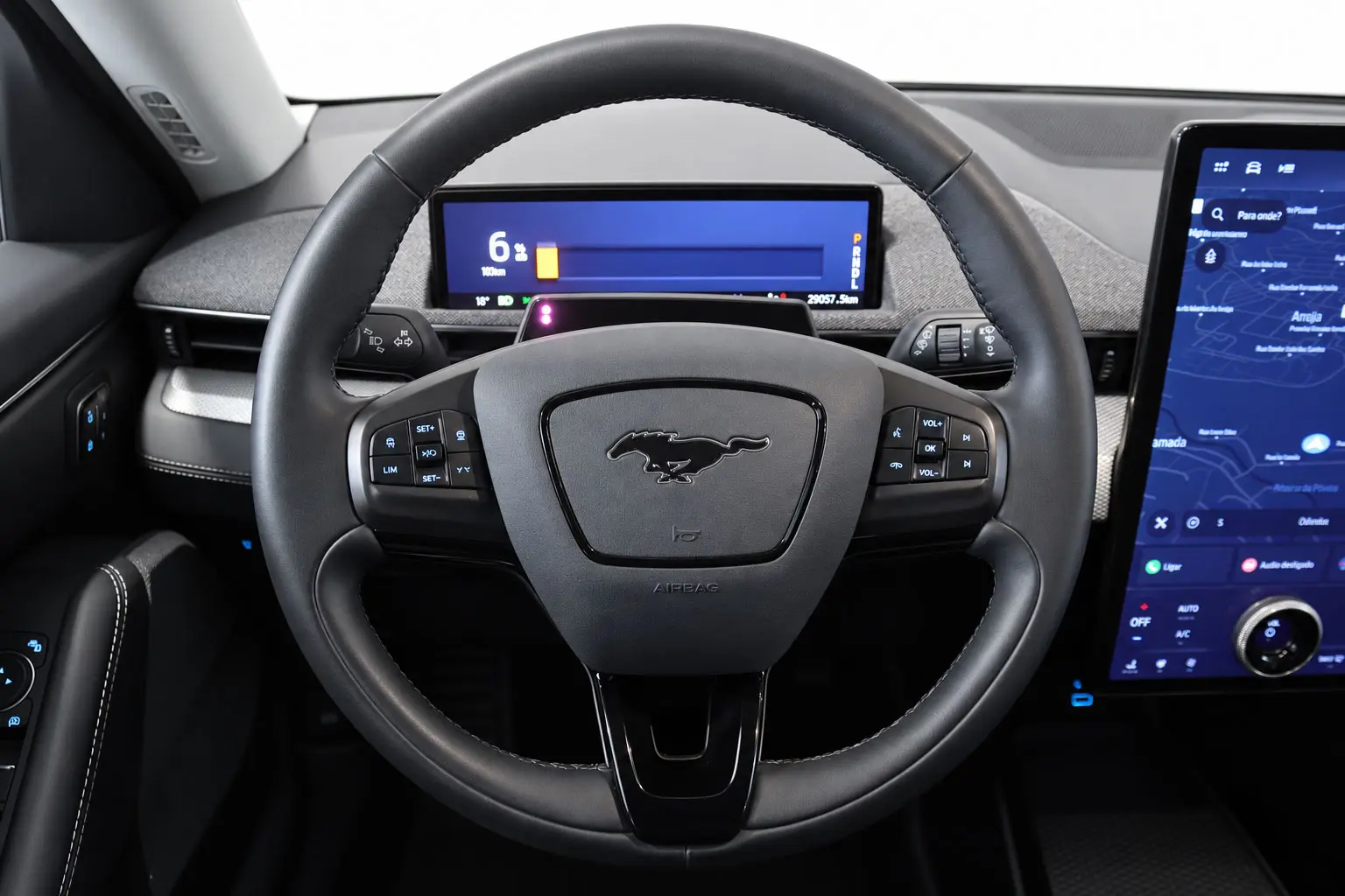 Ford Mustang Mach-E 75.7 kWh Base 11