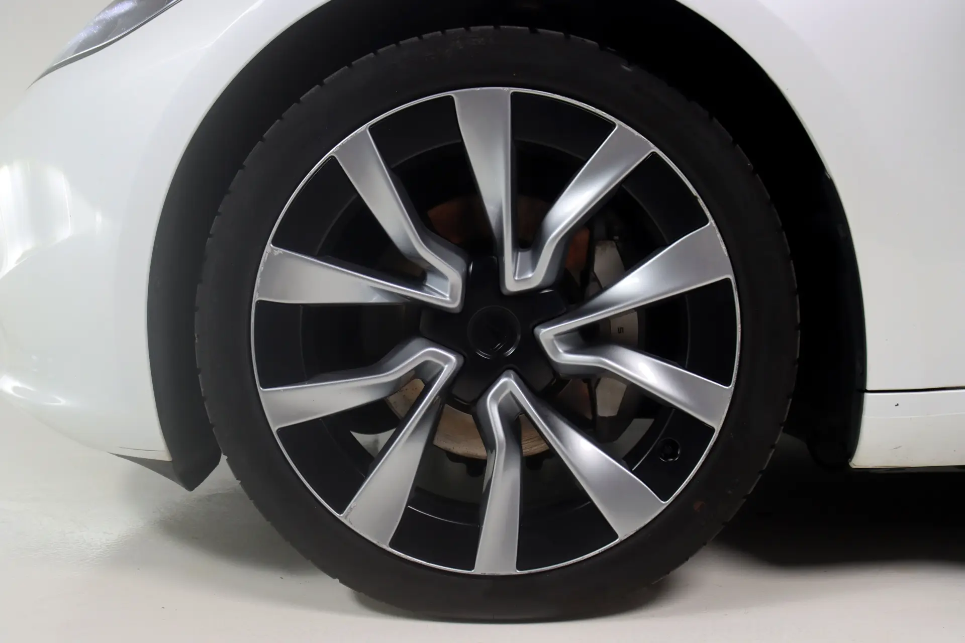 Tesla Model 3 Long Range AWD Dual Motor 8