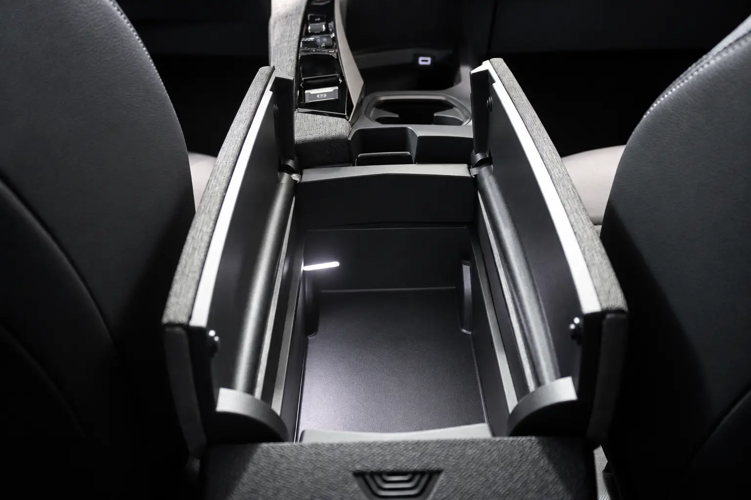 Peugeot E-3008 73 kWh Allure 13