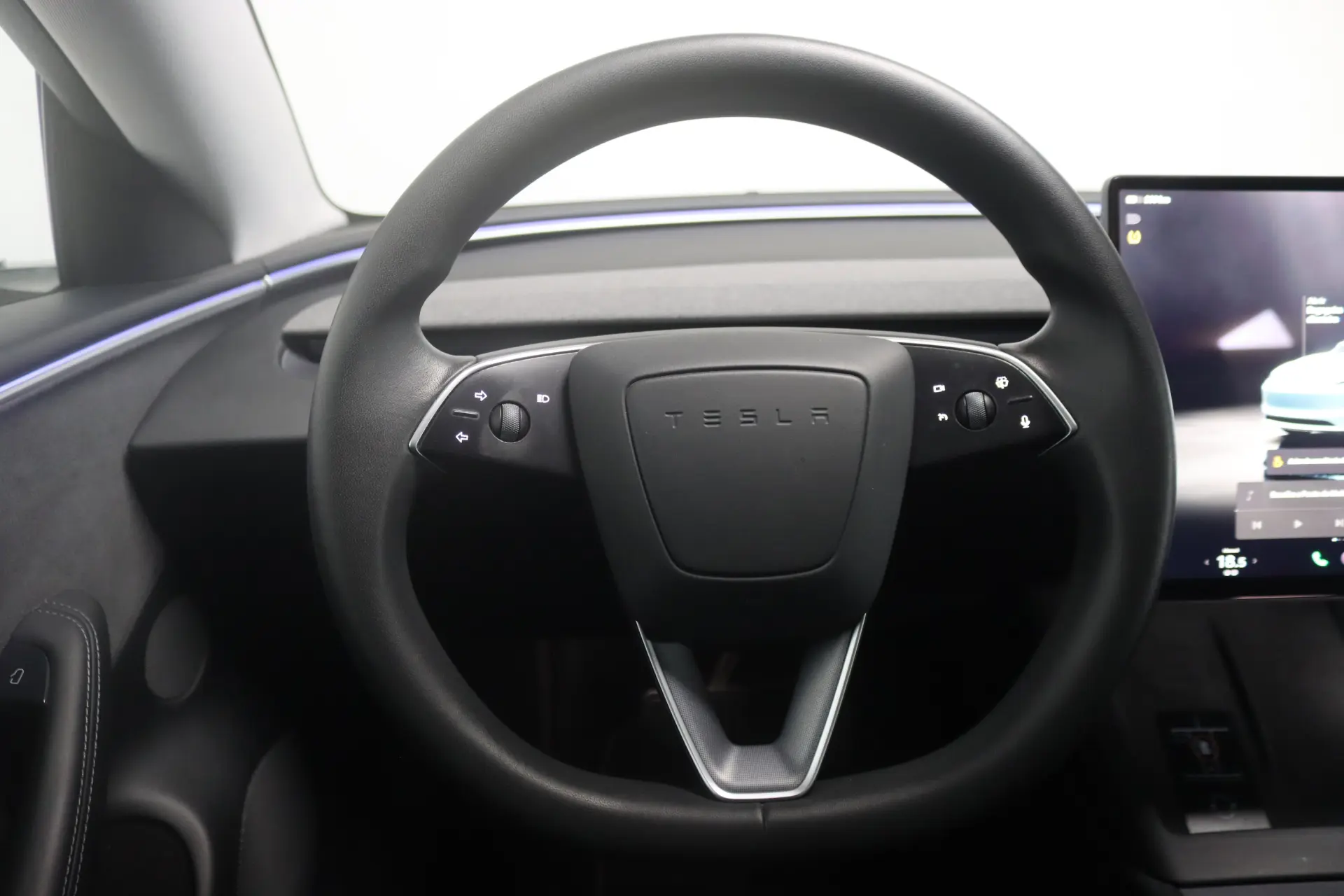Tesla Model 3 Long Range AWD Dual Motor 18