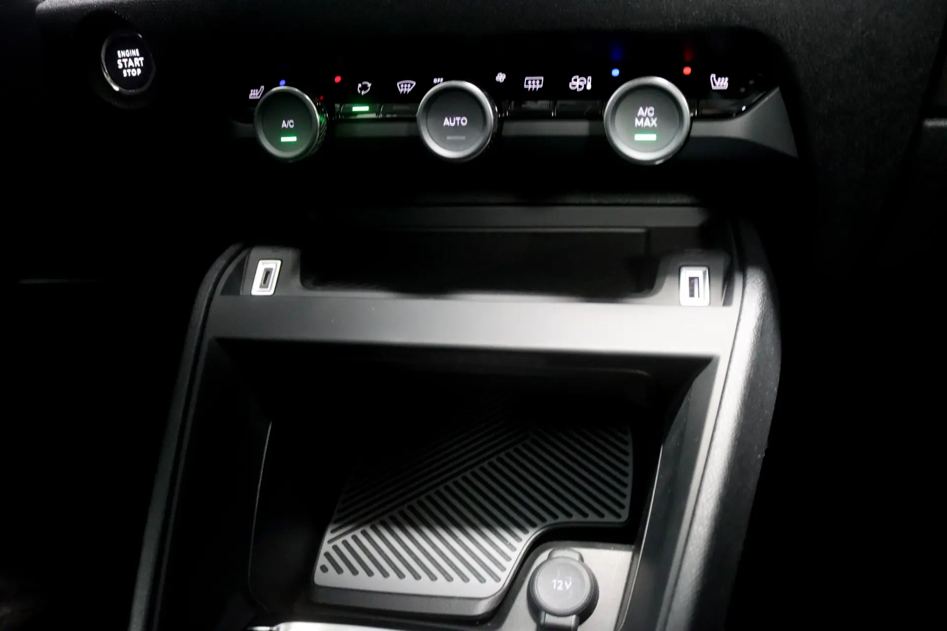 Citroen e-C4 X 50 kWh Shine 31