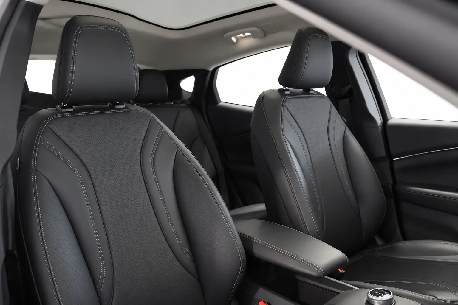 Ford Mustang Mach-E 75.7 kWh Base 12