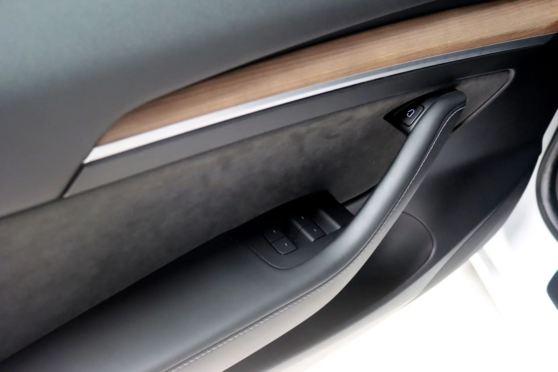 Tesla Model 3 Standard Range Plus RWD 13