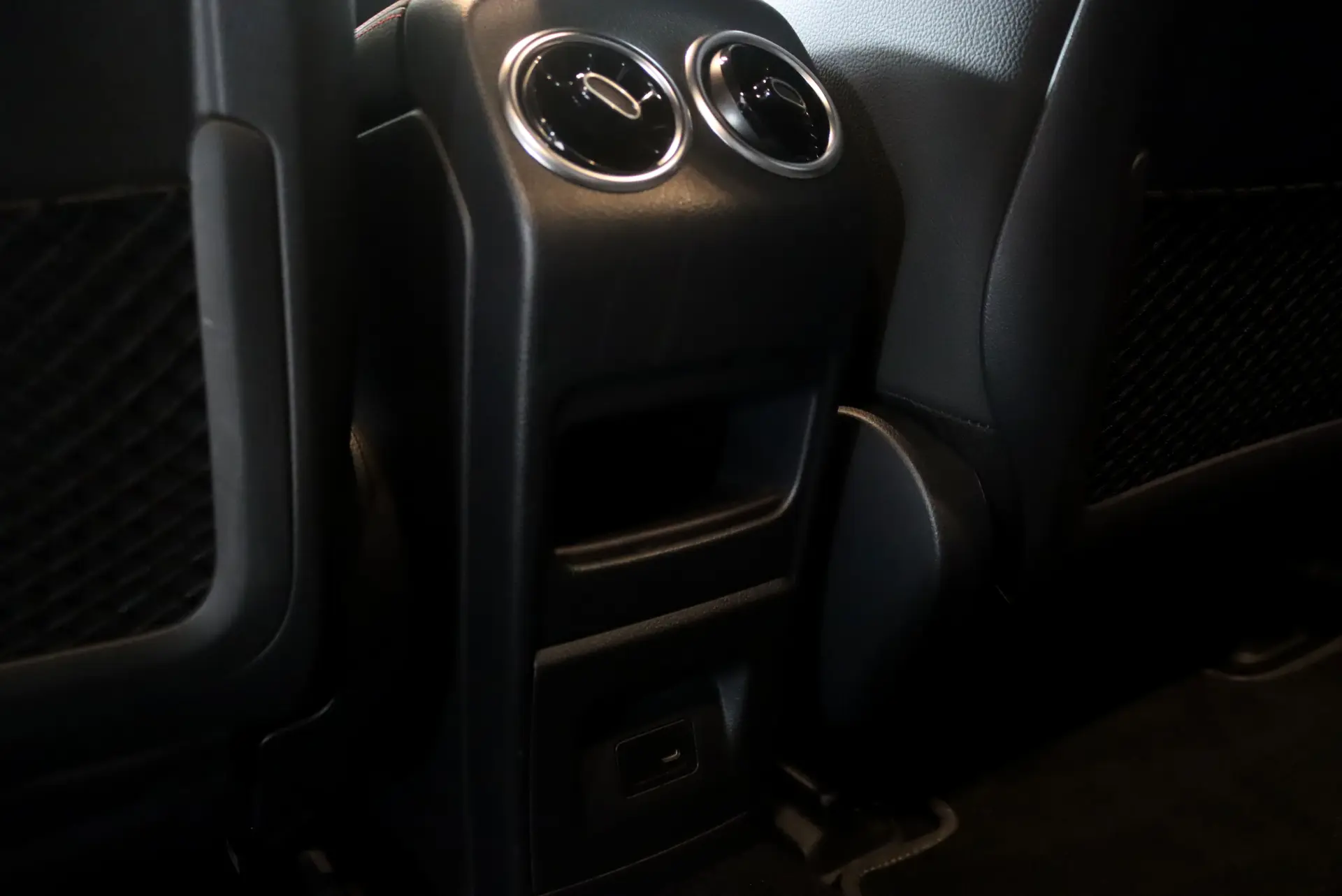 Mercedes-Benz EQA 250 AMG Line 14