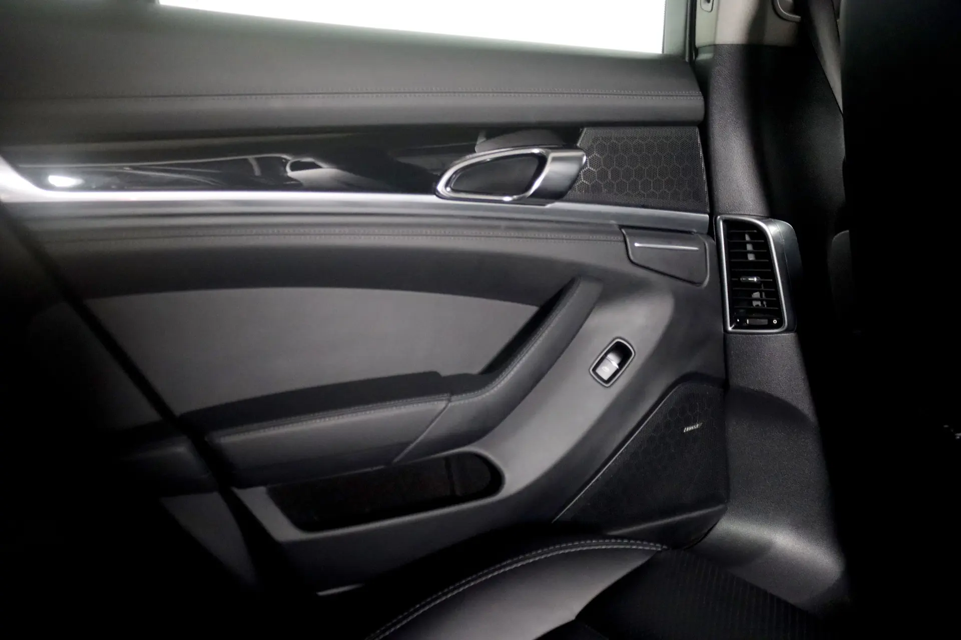 Porsche Panamera S Hybrid 19