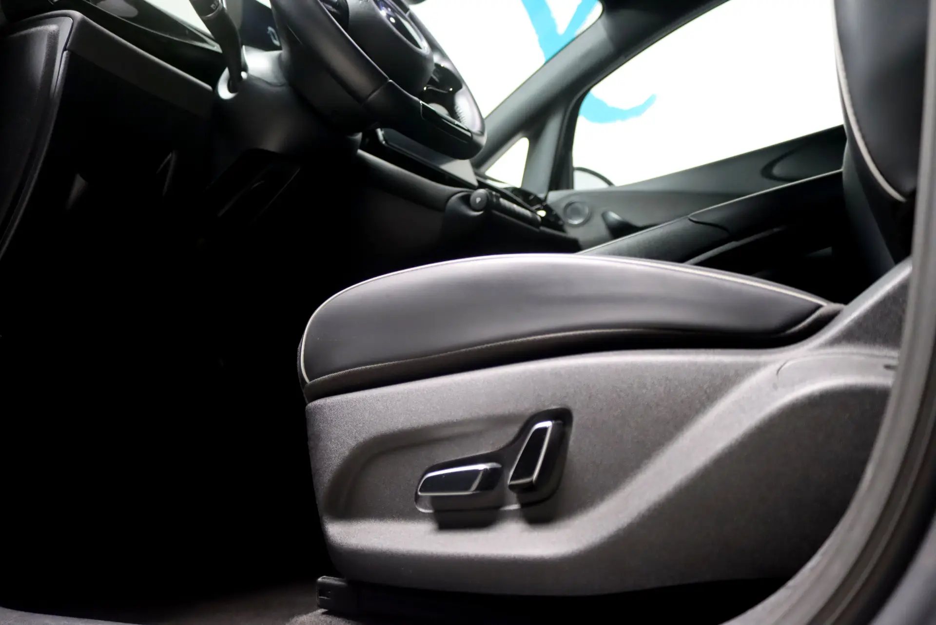 BYD Dolphin 60.4 kWh Comfort 13