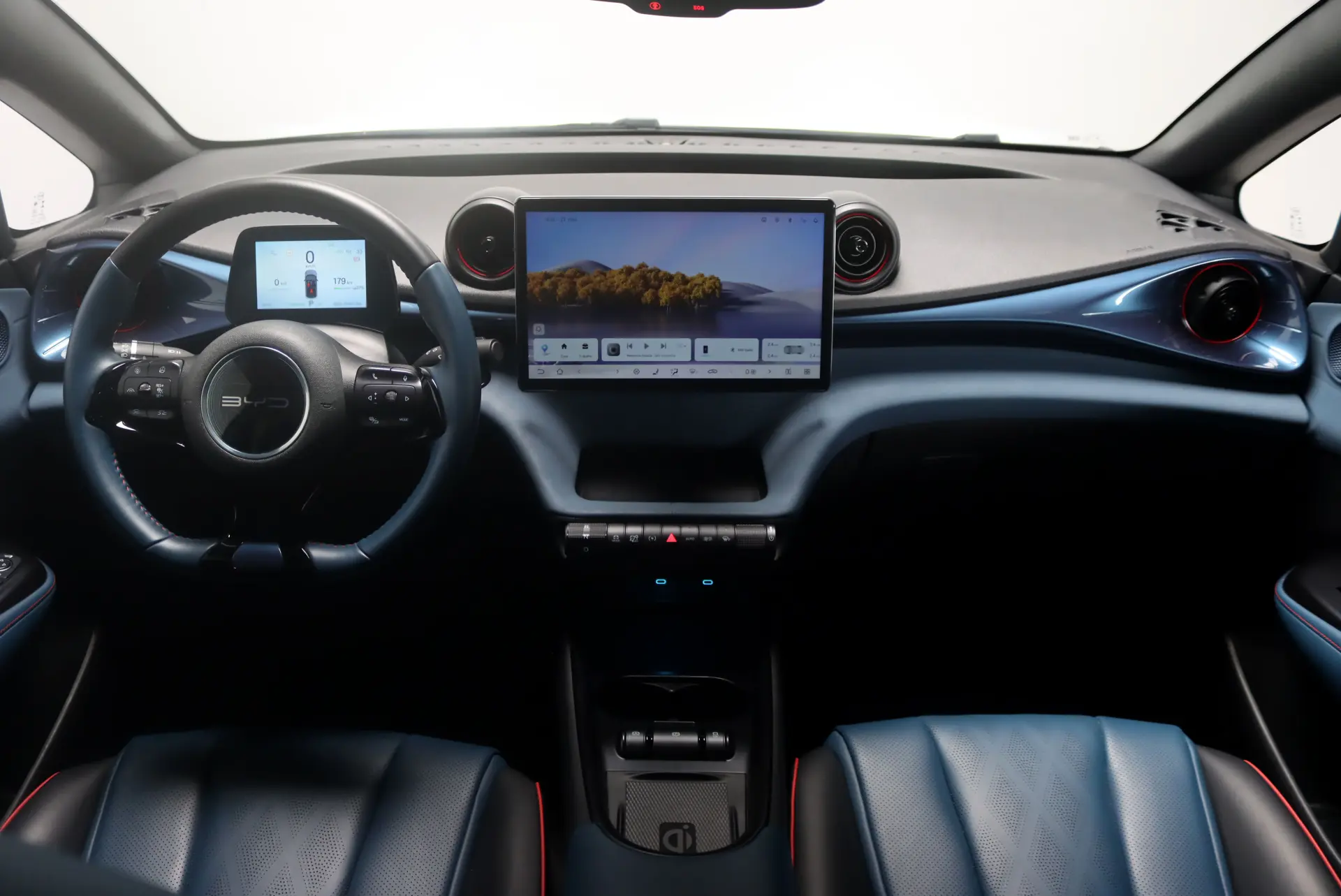 BYD Dolphin 60.4 kWh Design 37