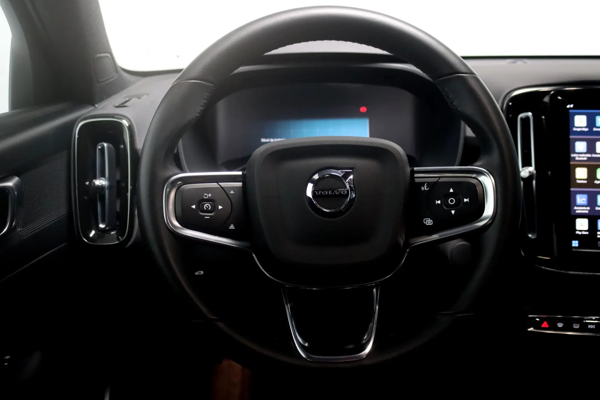 Volvo C40 Recharge Core 27