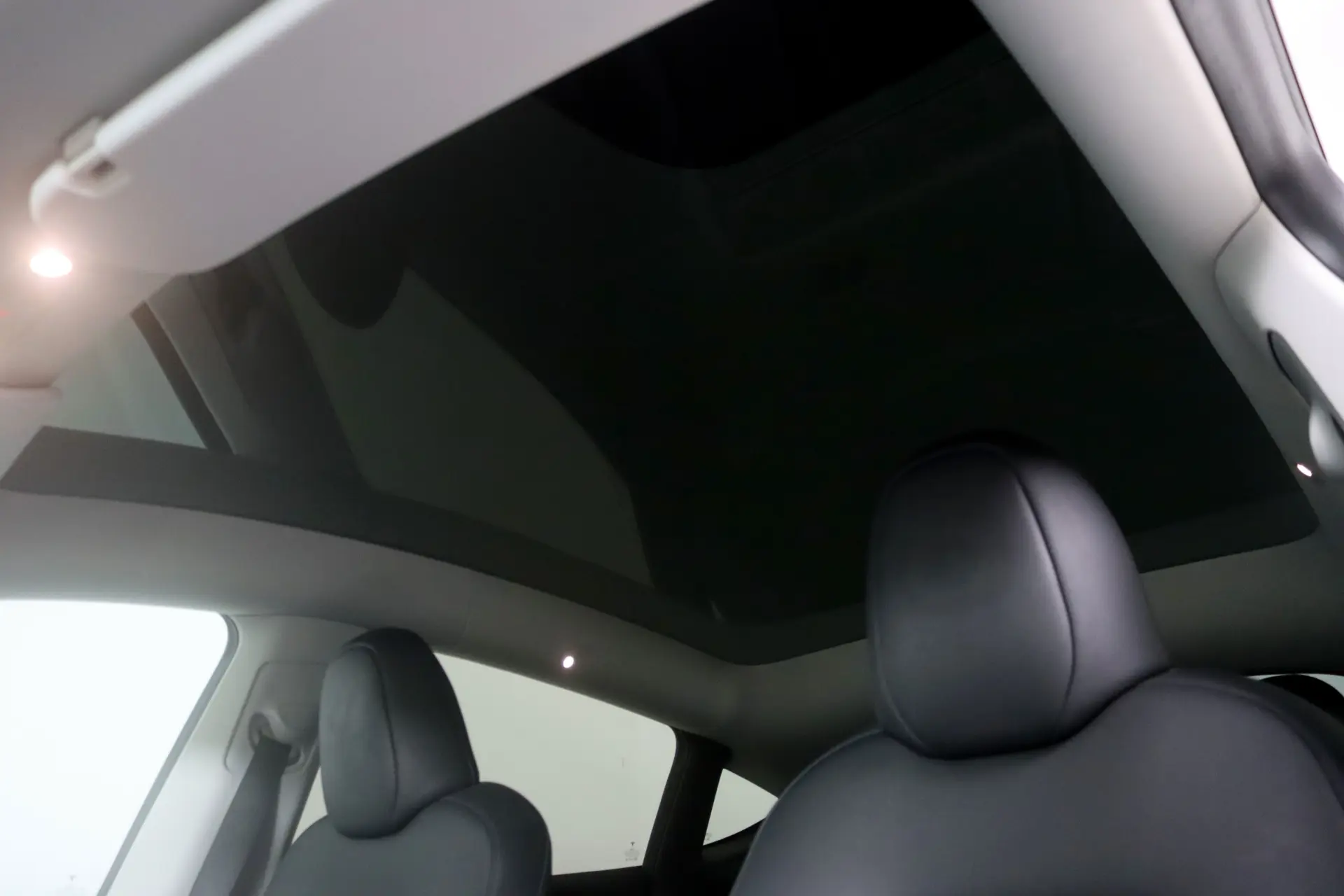 Tesla Model Y Long Range Dual Motor AWD 10