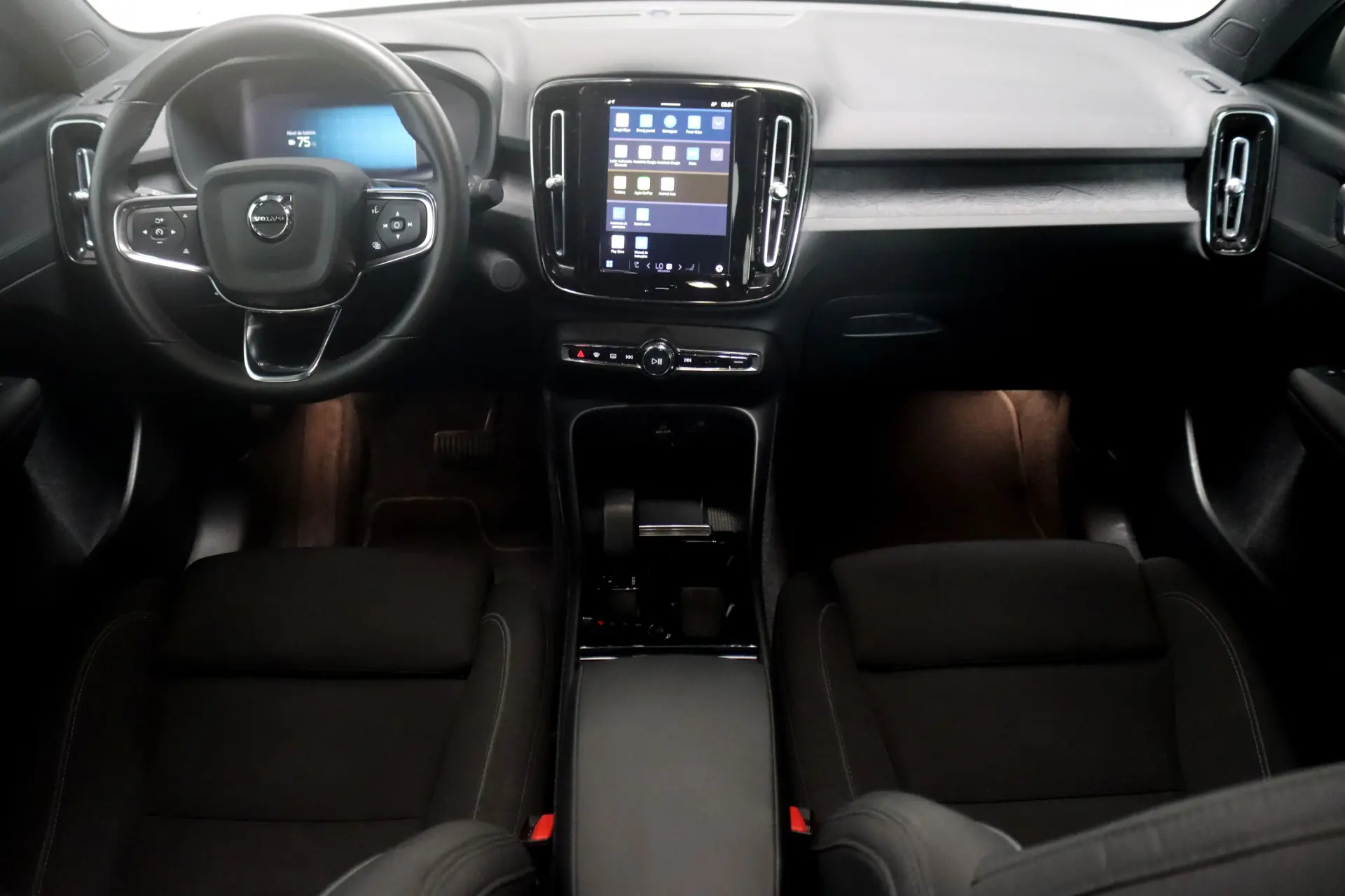 Volvo C40 Recharge Core 26