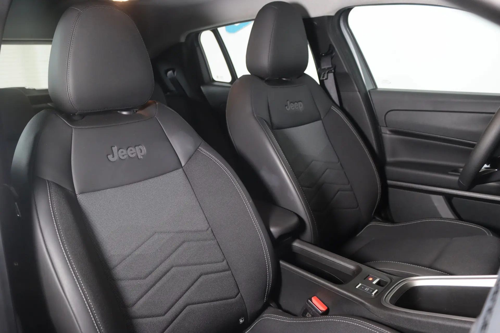 Jeep Avenger 54 kWh Altitude 13