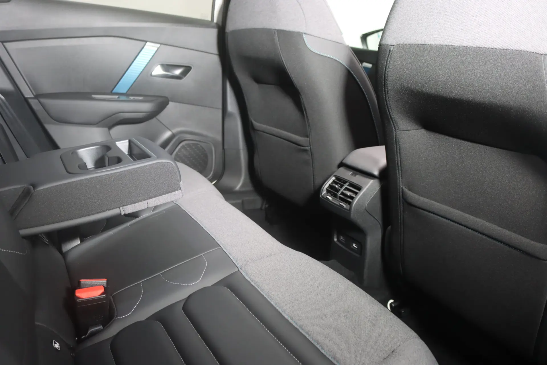 Citroen e-C4 X 50 kWh Shine 32