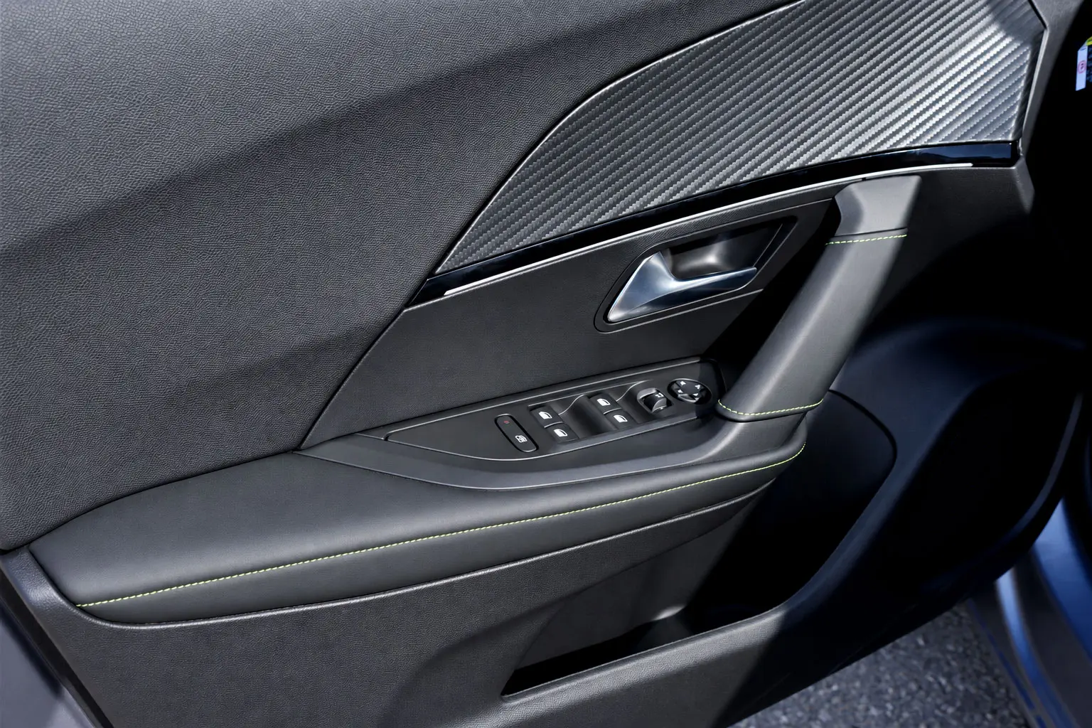 Peugeot e-2008 50 kWh GT 25