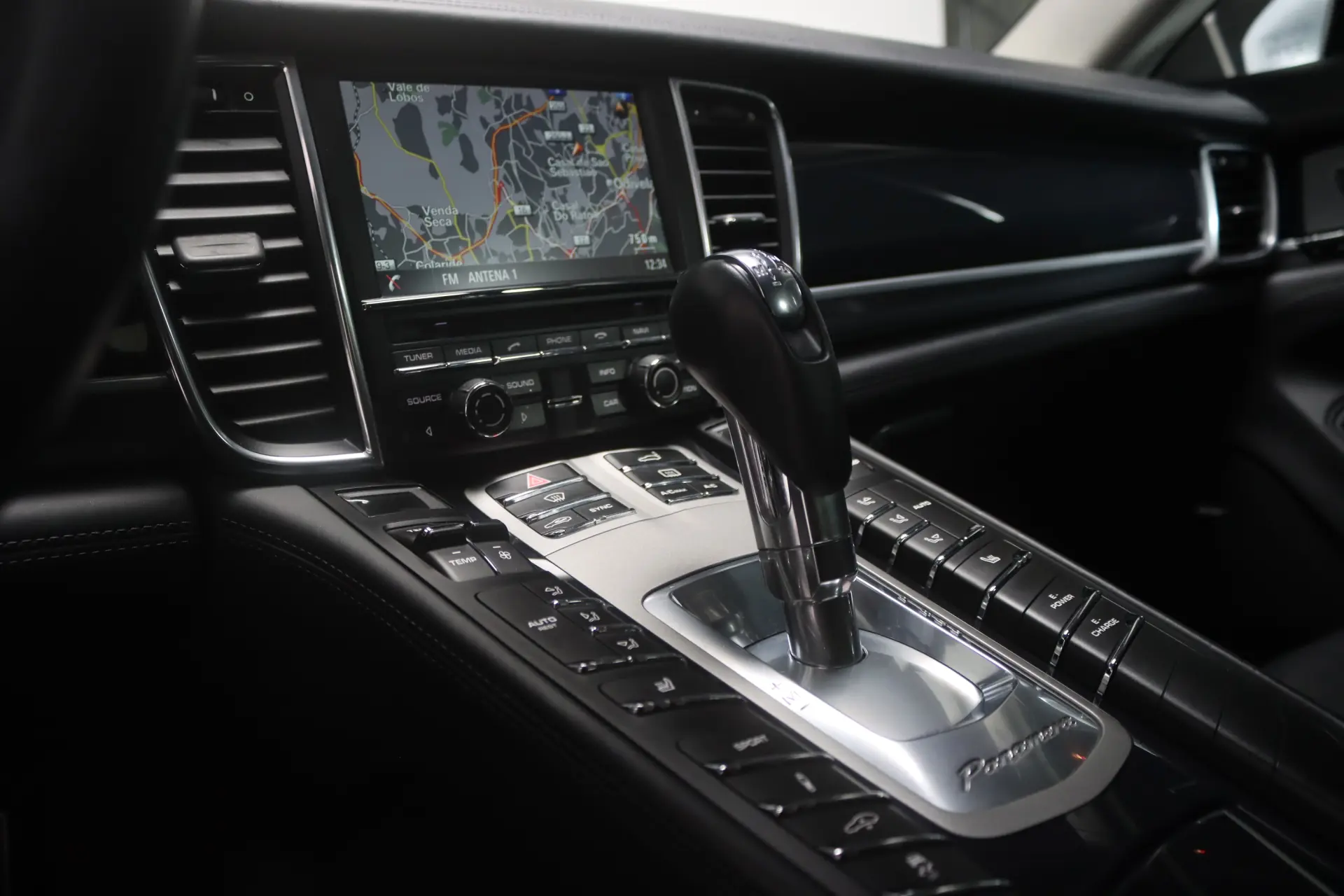 Porsche Panamera S Hybrid 26