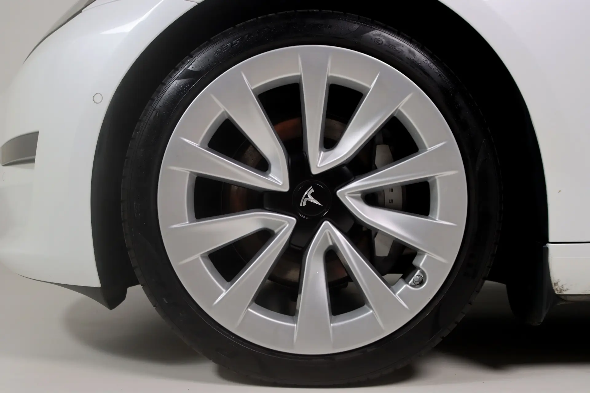 Tesla Model 3 Standard Range Plus RWD 11