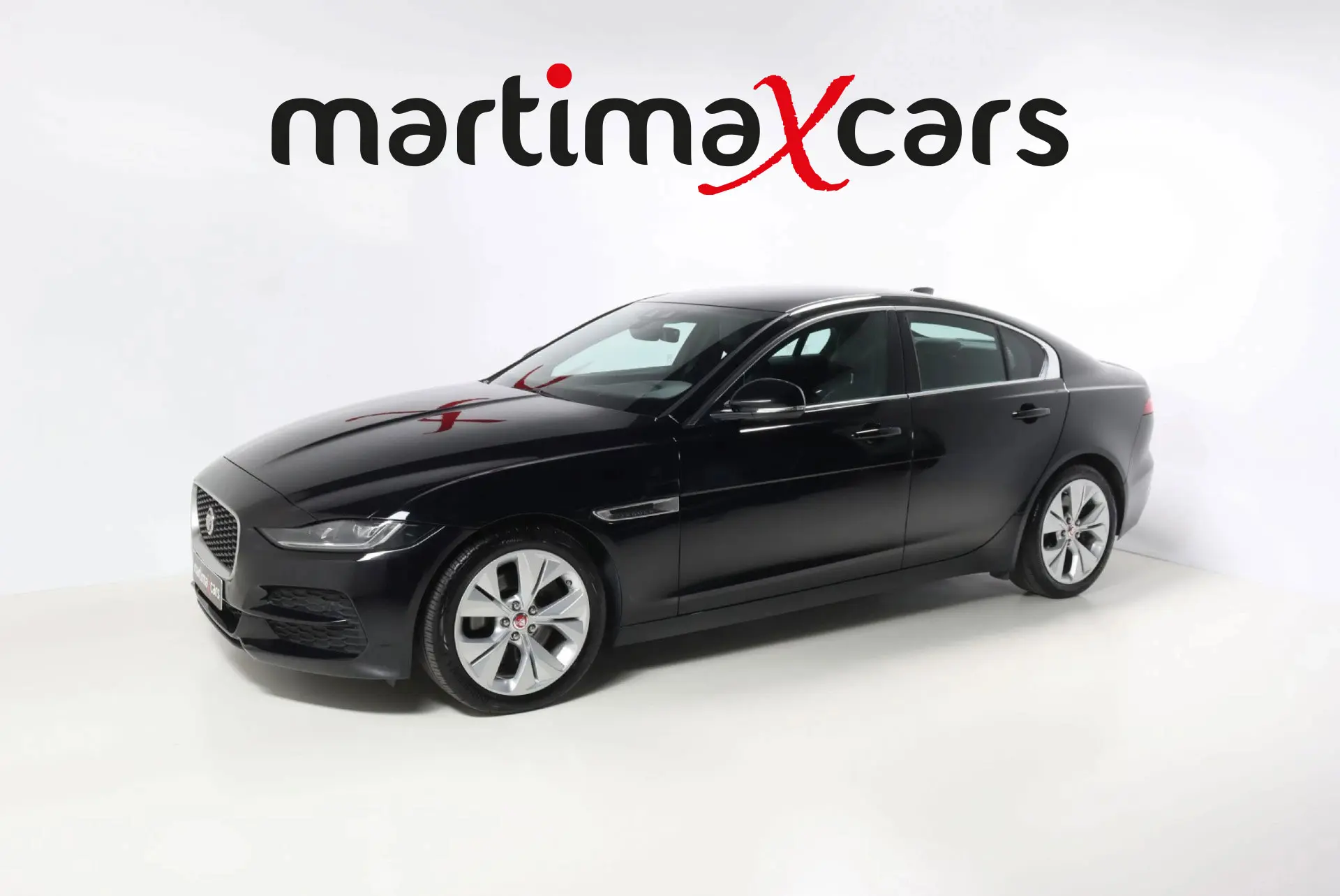 Jaguar XE D180 Aut. R-Dynamic S 3