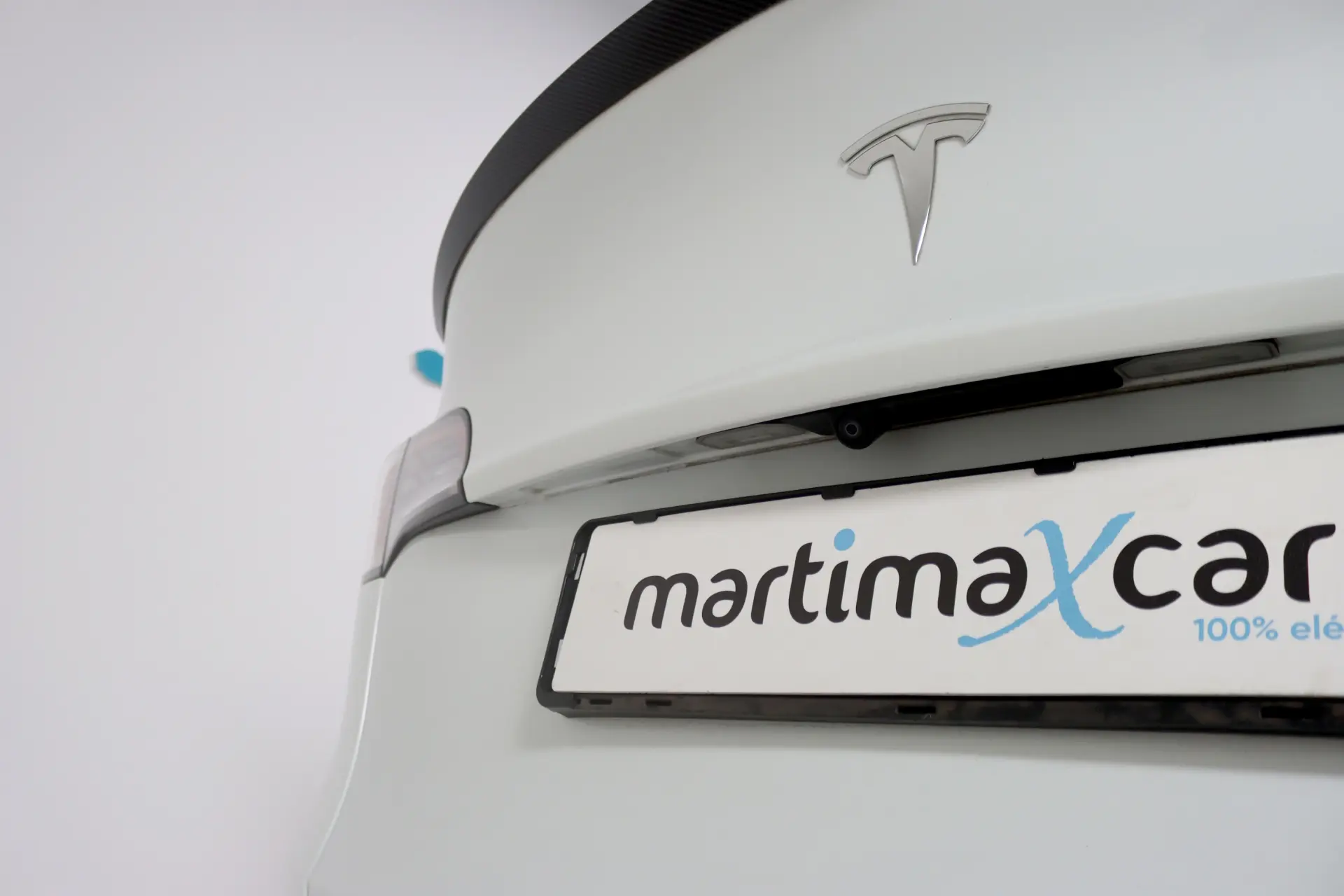 Tesla Model Y Long Range Dual Motor AWD 6