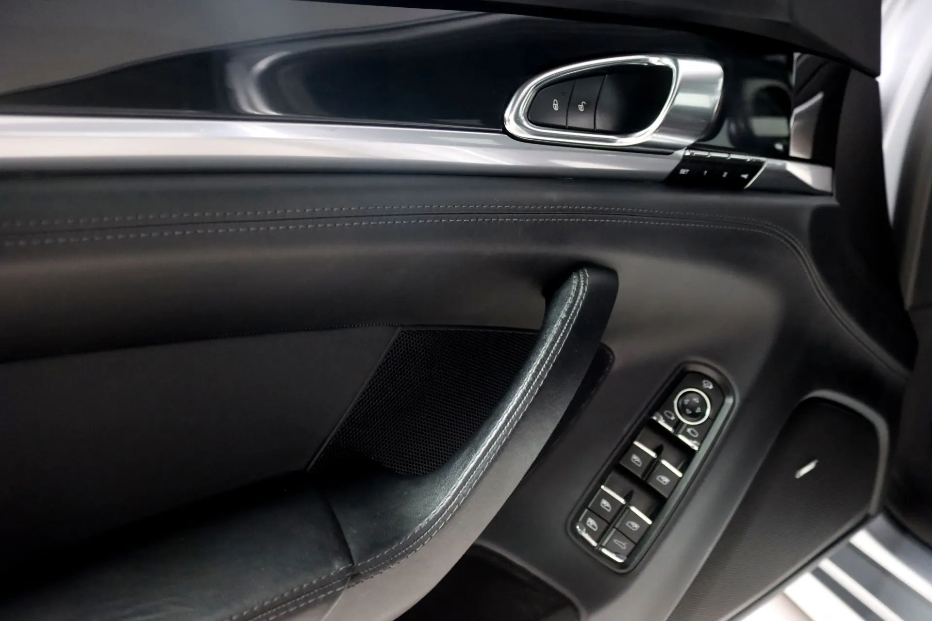 Porsche Panamera S Hybrid 8