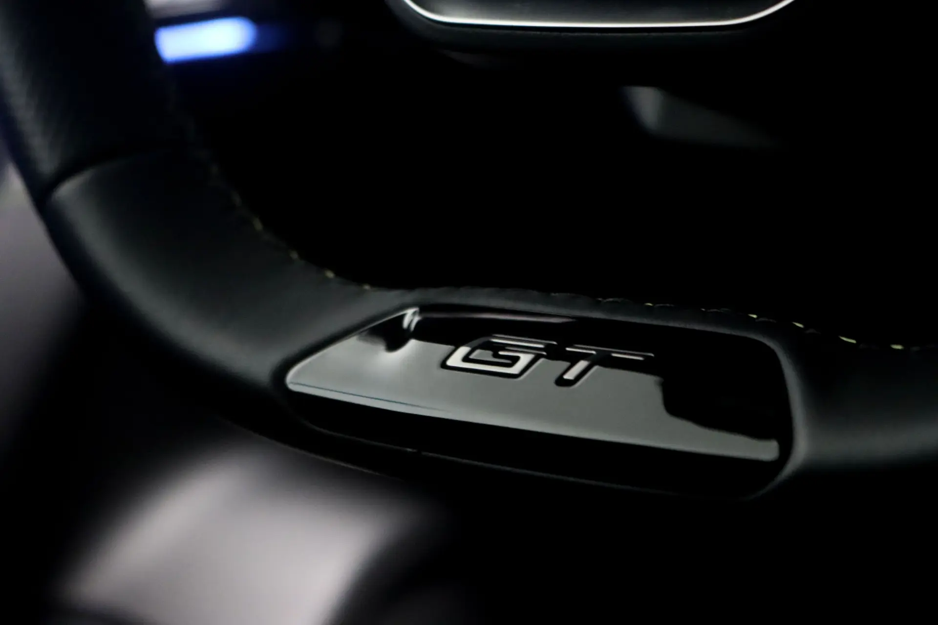 Peugeot e-2008 54 kWh GT 28