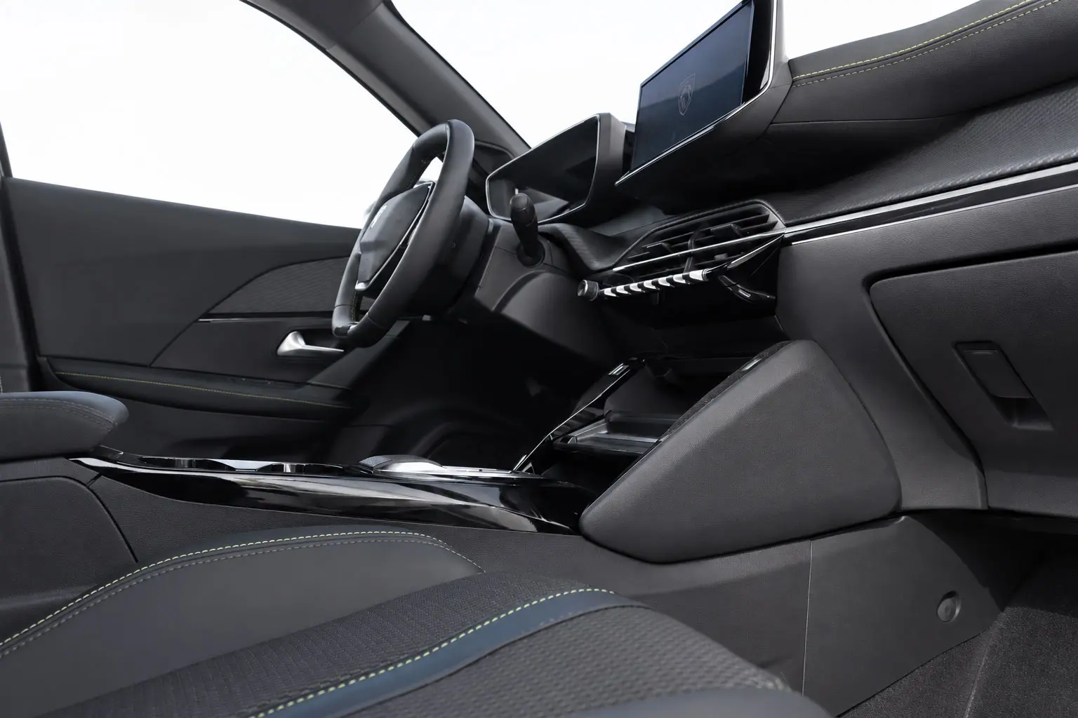Peugeot e-2008 50 kWh GT 15