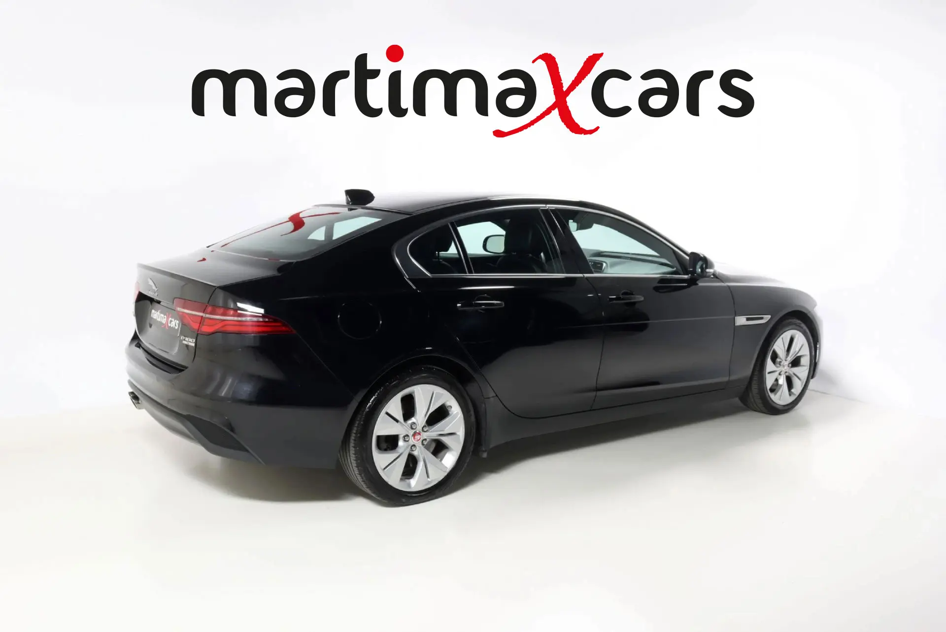 Jaguar XE D180 Aut. R-Dynamic S 4