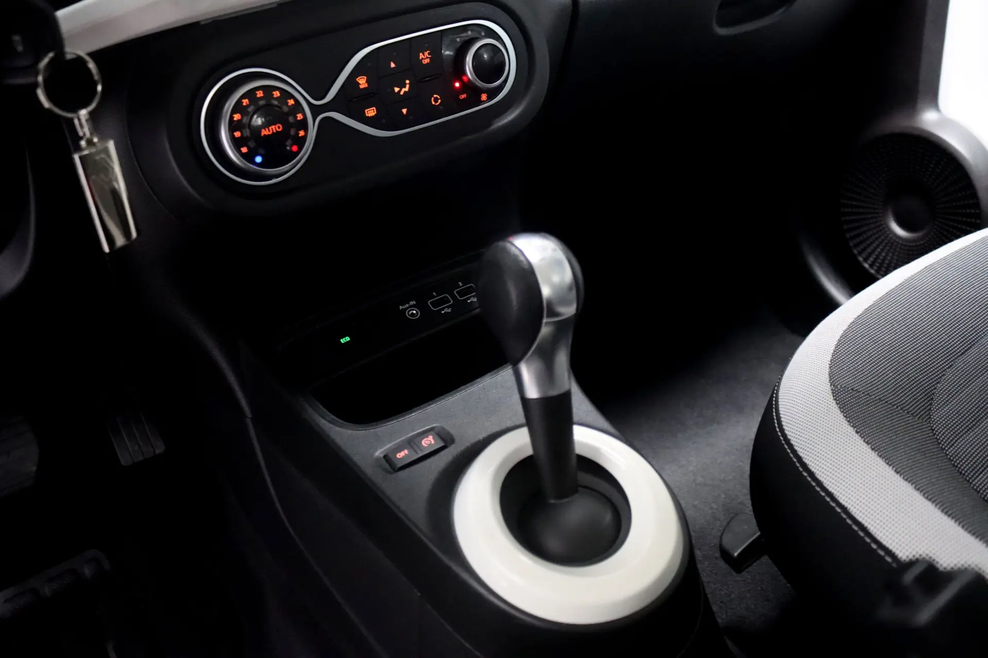 Renault Twingo E-Tech 27.5 kWh Evolution Autonomia Urbana 22