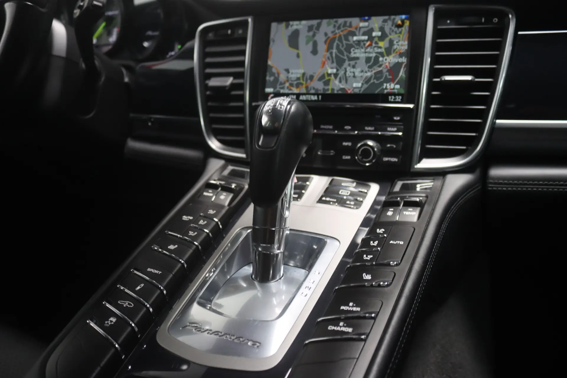 Porsche Panamera S Hybrid 23