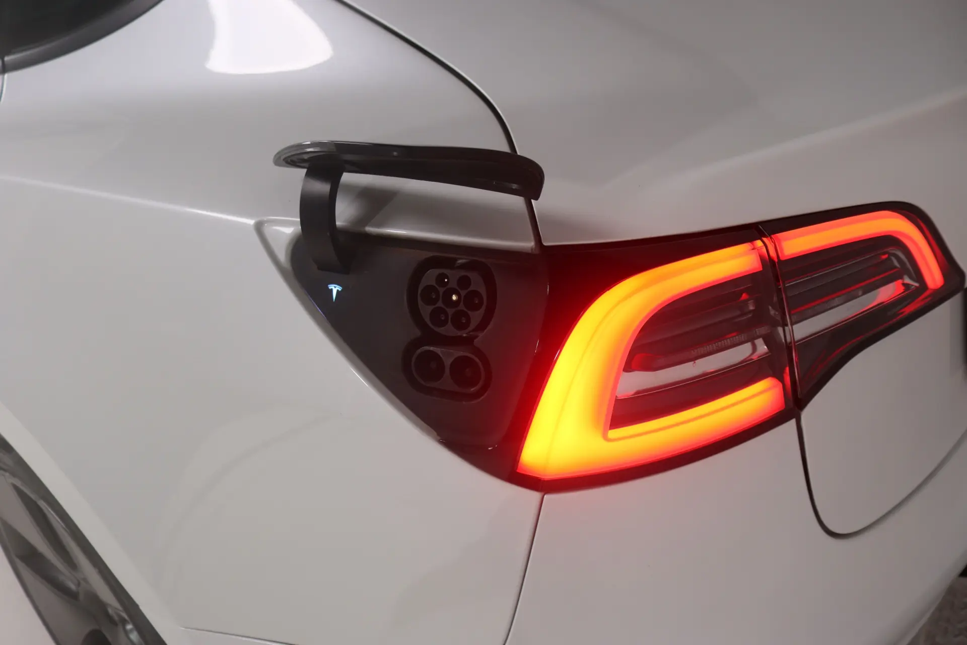 Tesla Model 3 Long-Range Dual Motor AWD 9
