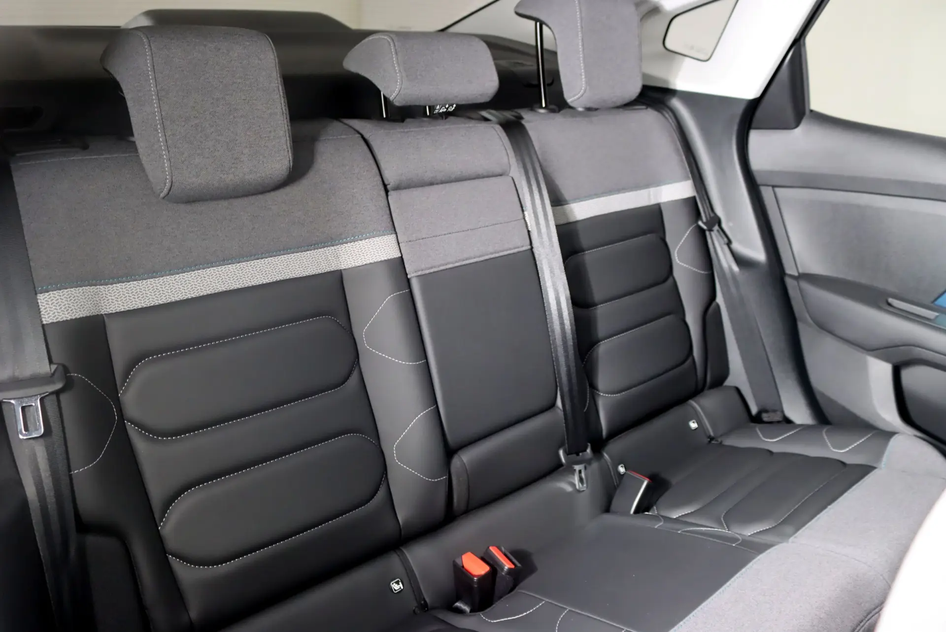 Citroen e-C4 X 50 kWh Shine 31