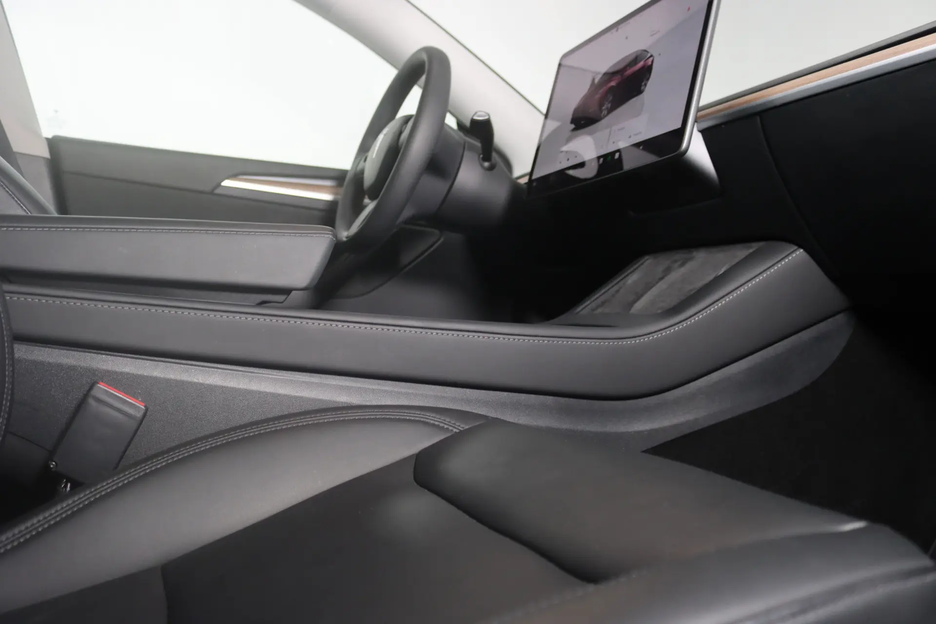 Tesla Model Y Long Range Dual Motor AWD 15