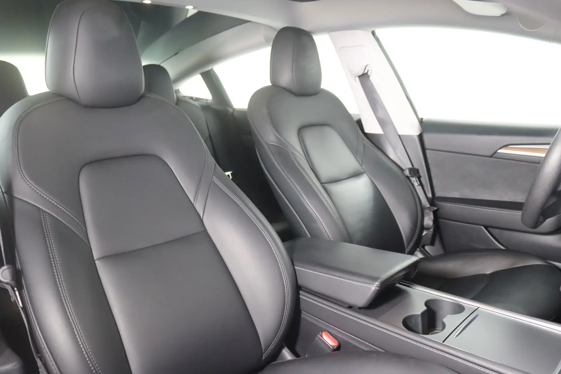 Tesla Model 3 Long-Range Dual Motor AWD 14