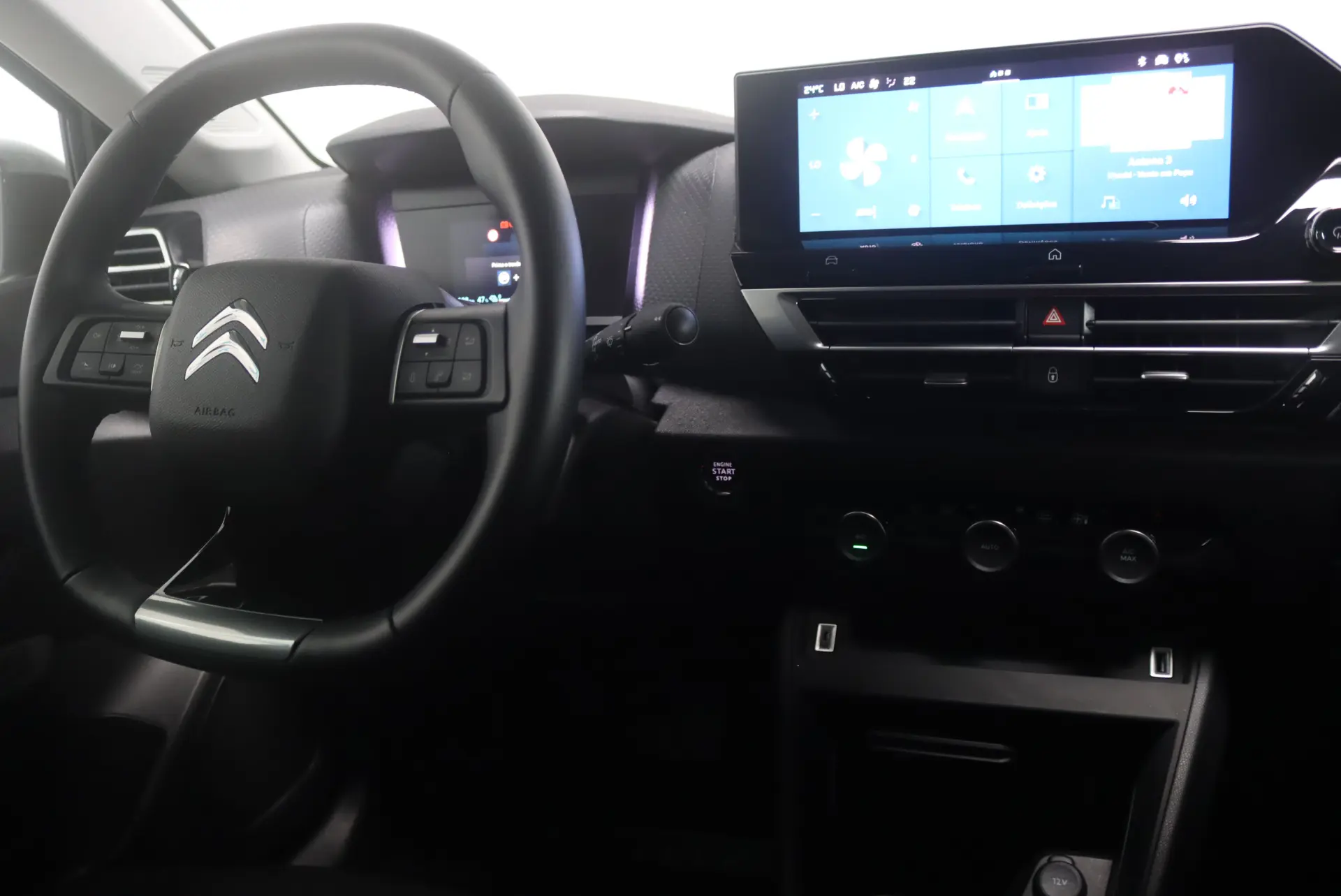Citroen e-C4 50 kWh Shine 26