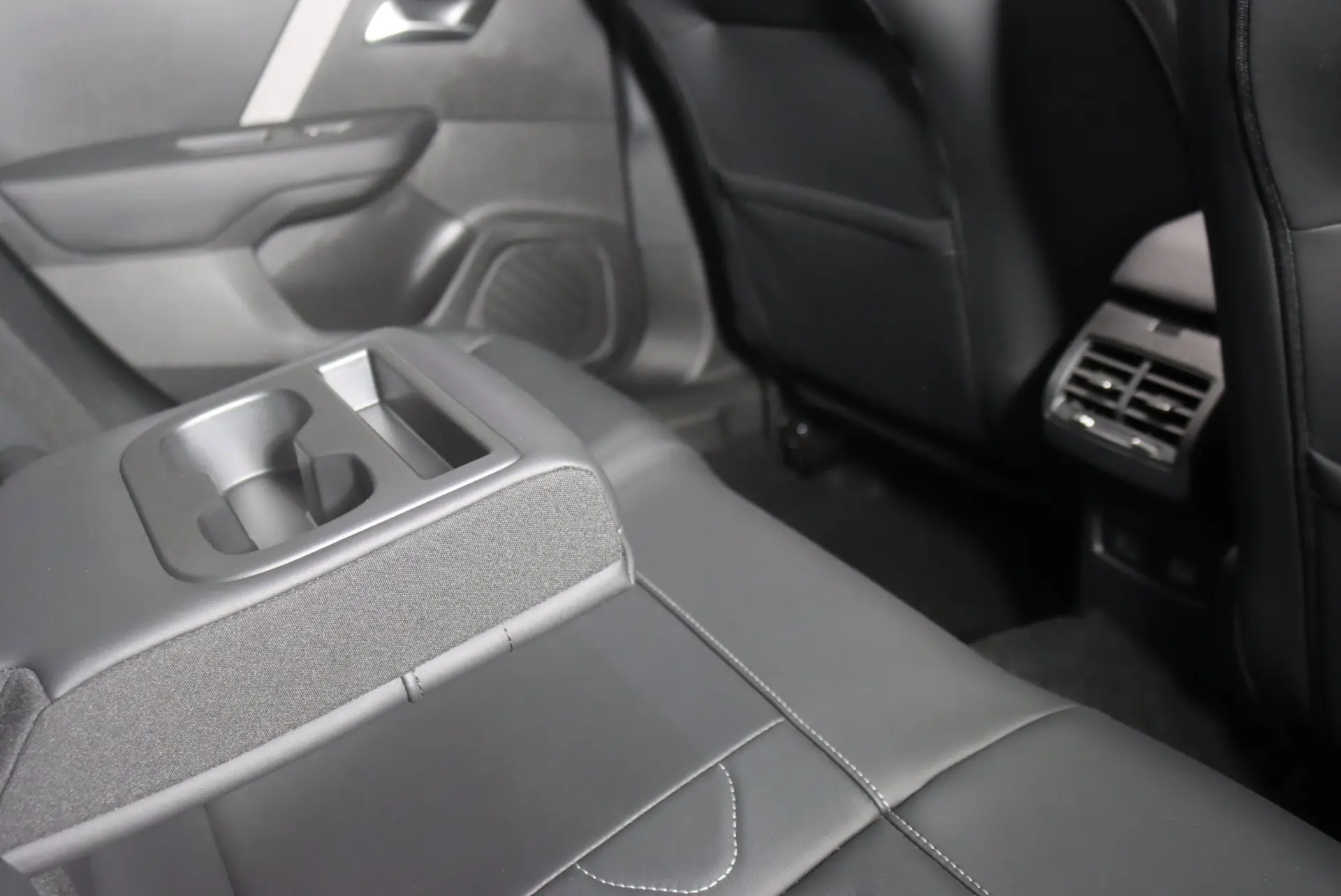 Citroen e-C4 X 50 kWh Shine 31