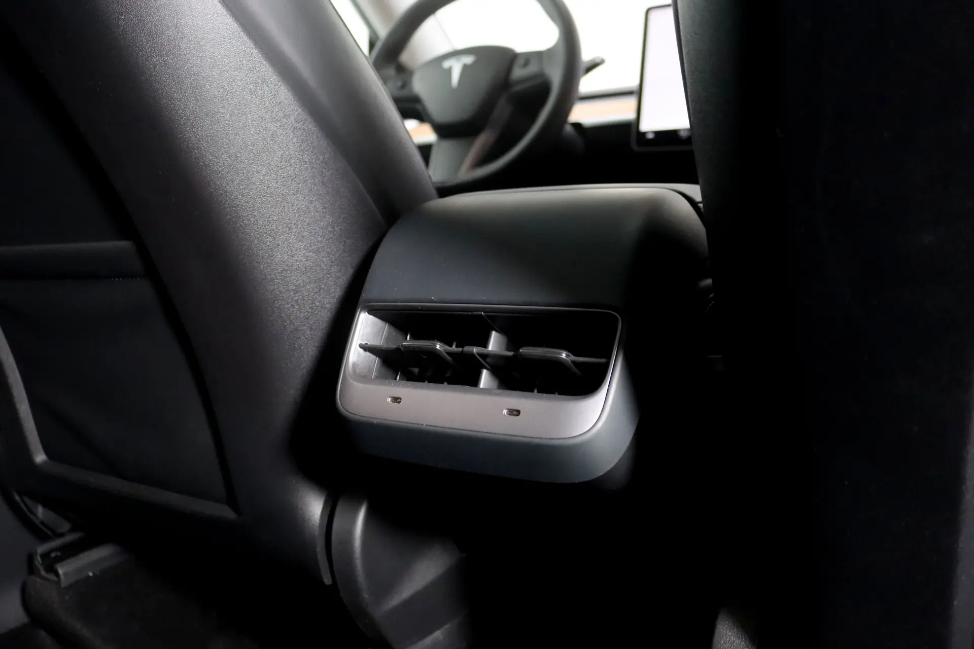 Tesla Model Y Long Range Dual Motor AWD 18