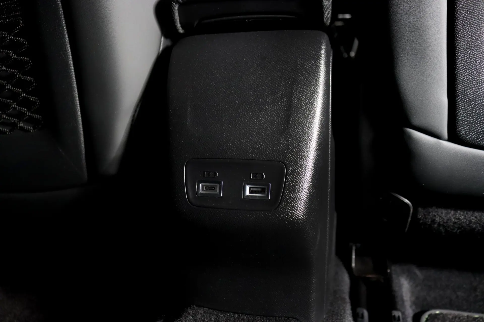 Peugeot e-2008 54 kWh GT 19