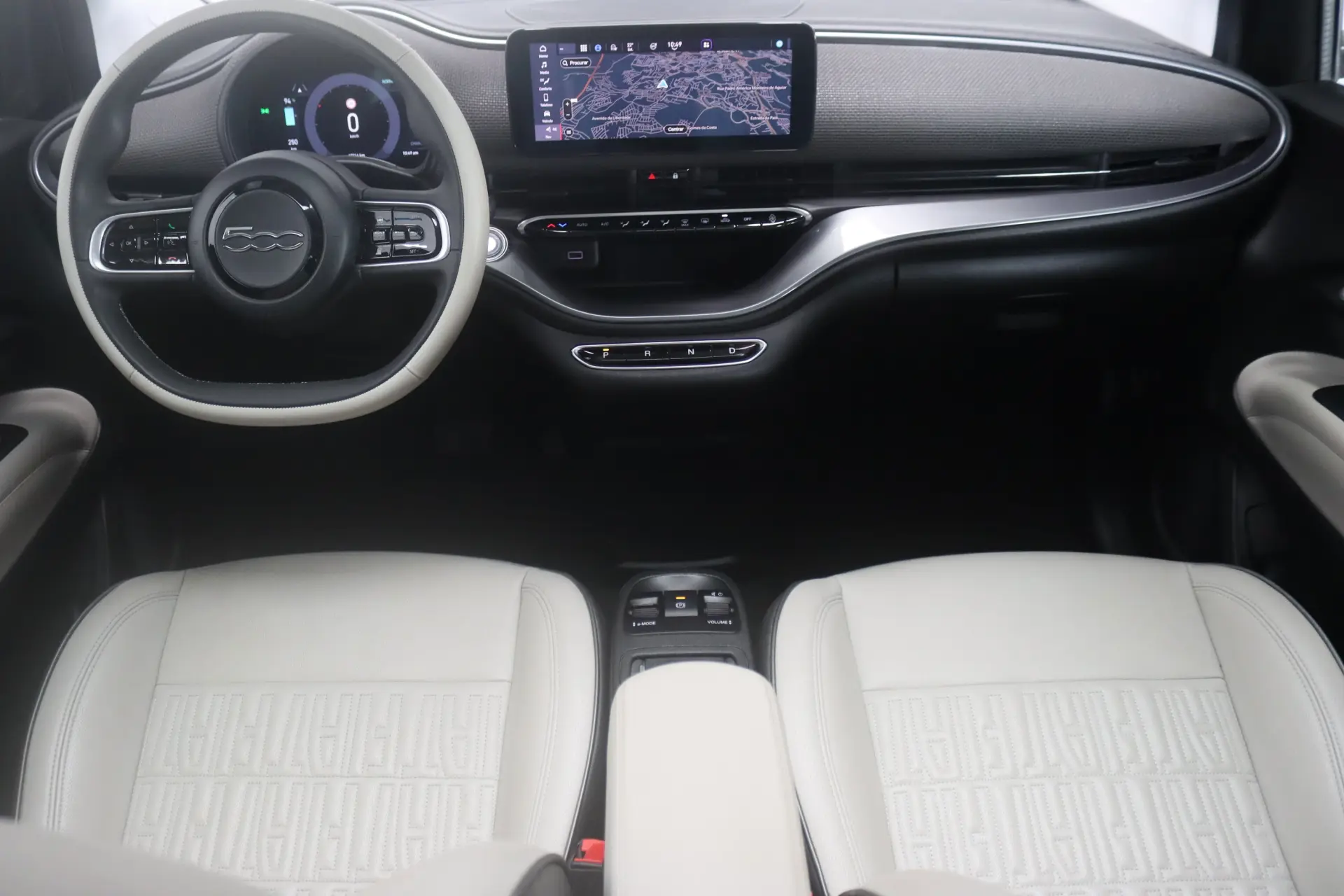 Fiat 500e La Prima 33