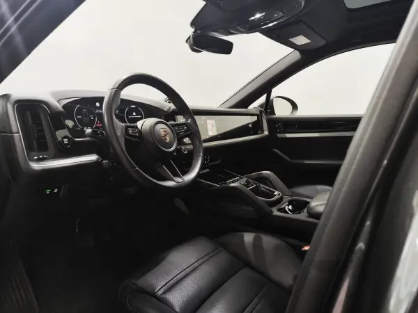 Porsche Cayenne Coupé E-Hybrid 13