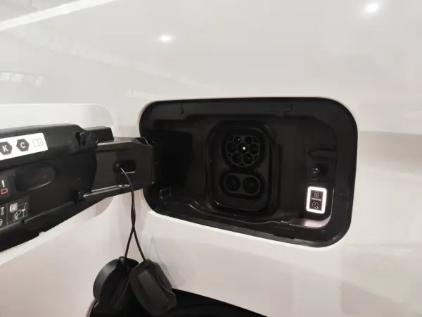 Peugeot e-Partner XL Eletrico 136cv - Bateria 50kwh 6